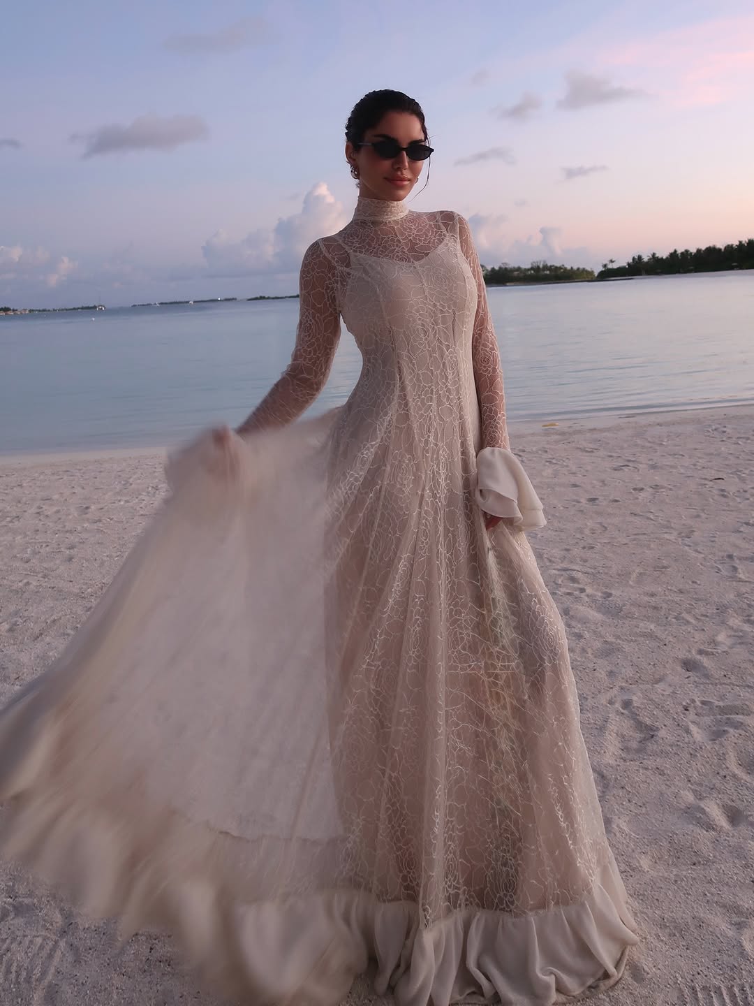 نجود الرميحي بإطلالة ربيعية ساحرة من وحي المالديف