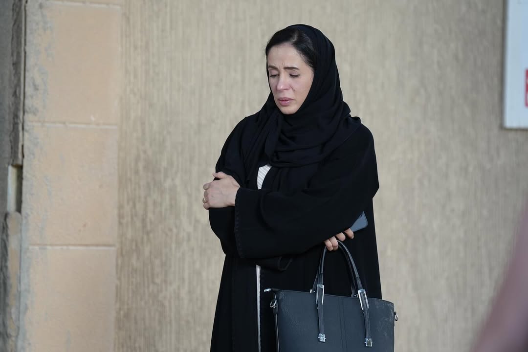 نجوم "المرسى" يواصلون كشف كواليسه