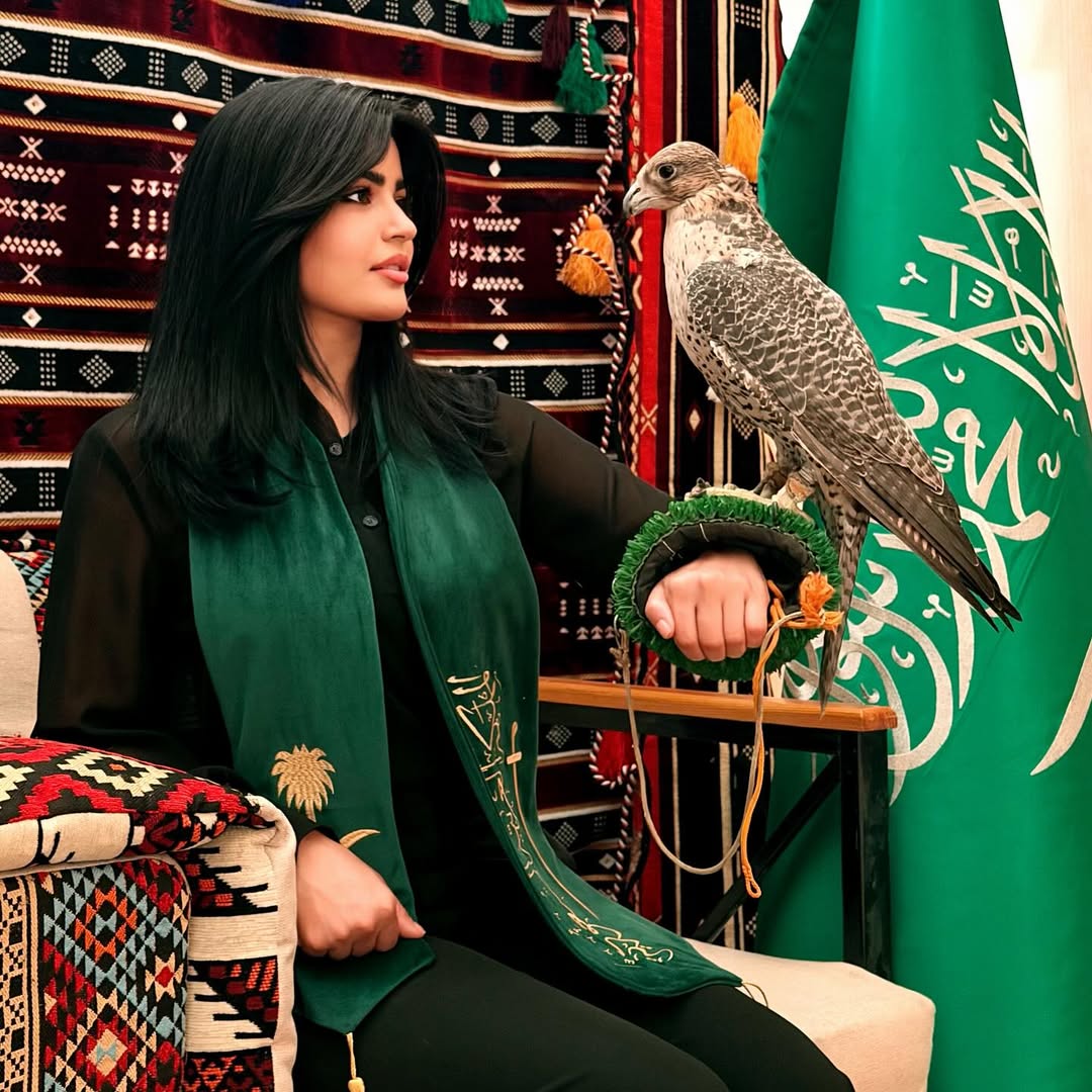 نجوم المملكة يواصلون الاحتفال باليوم الوطني