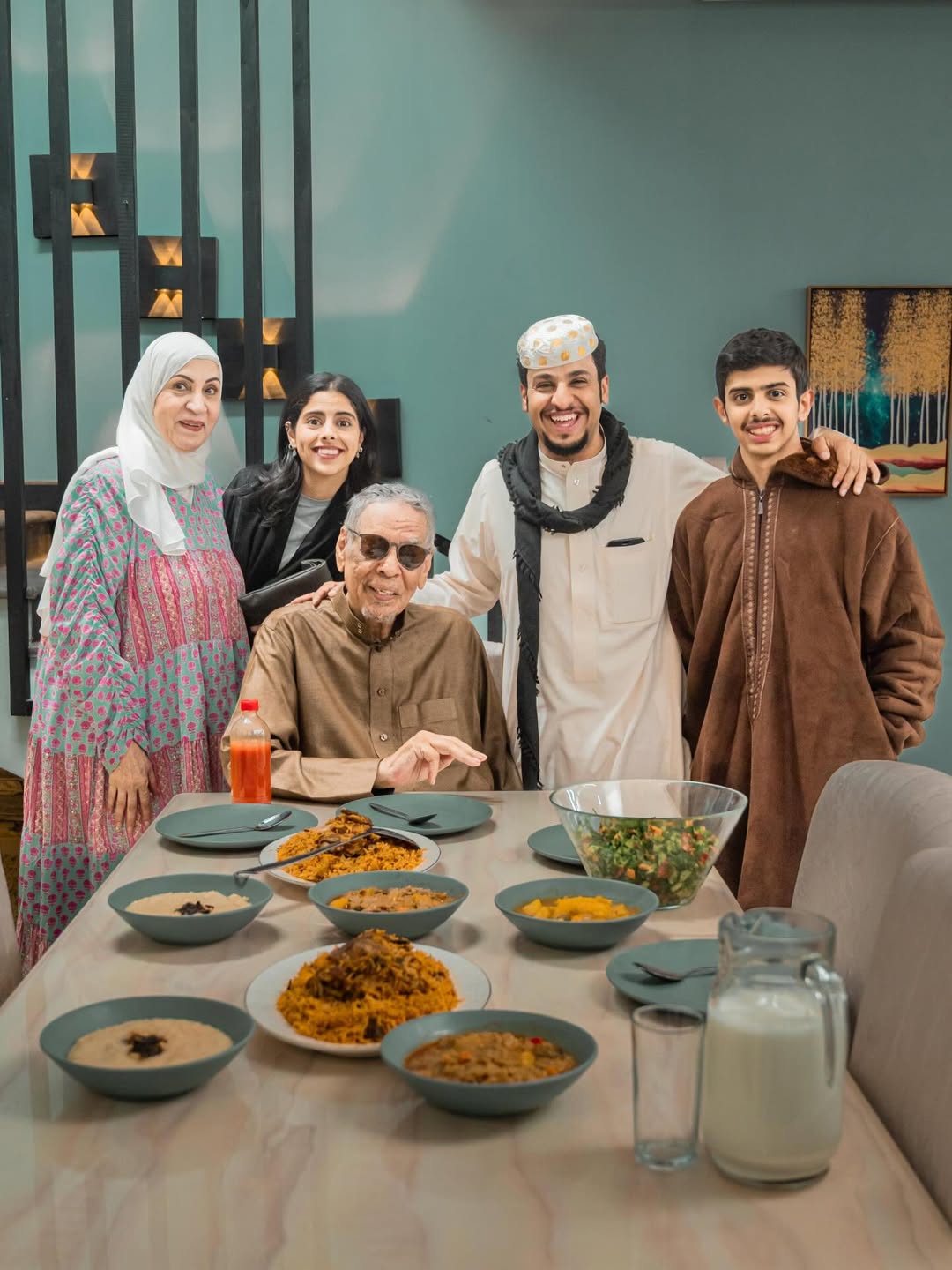 نجوم "شباب البومب 14" يحتفلون بنهاية تصويره