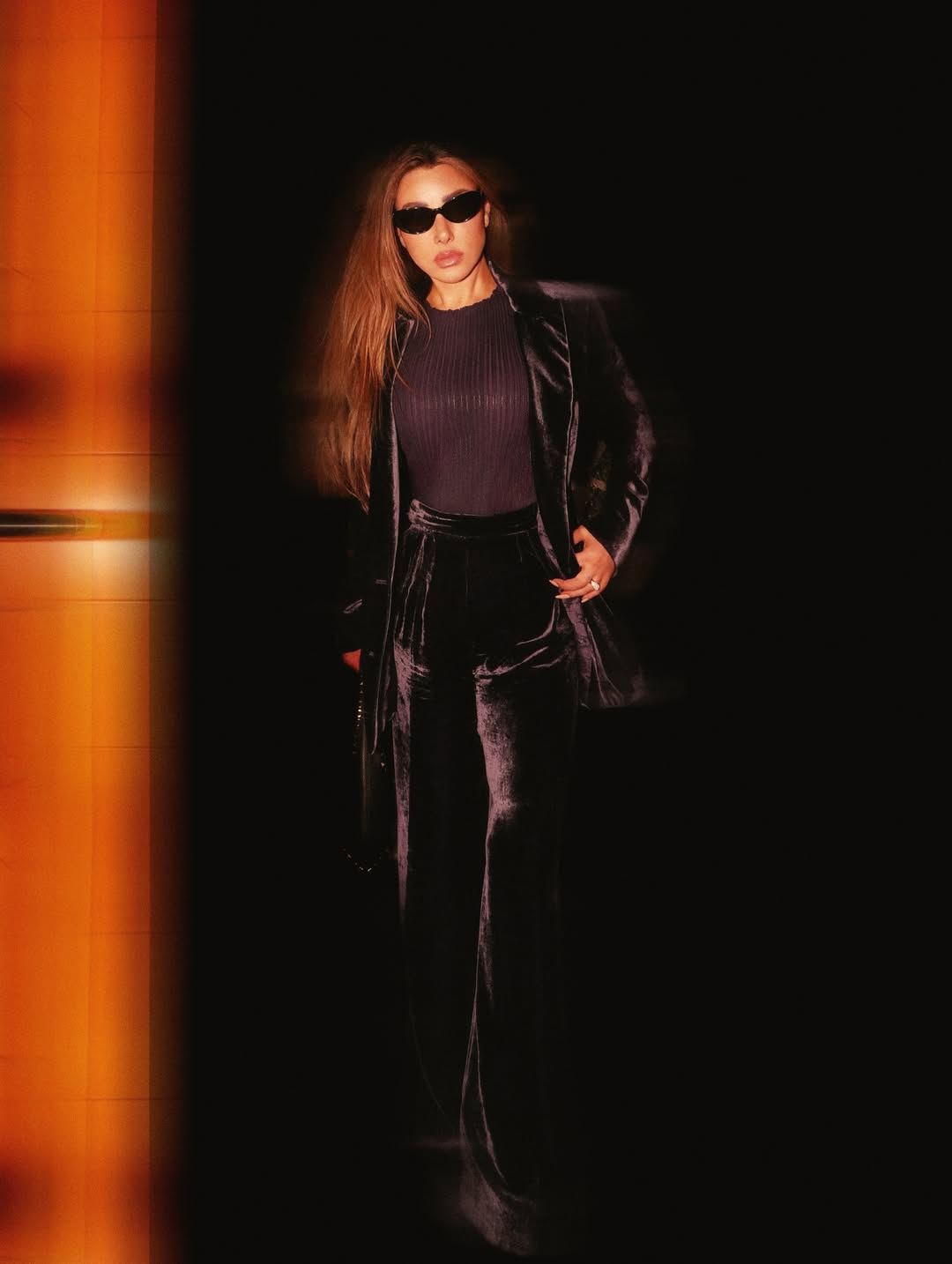 نجوى كرم بصيحة البدلة المخملية