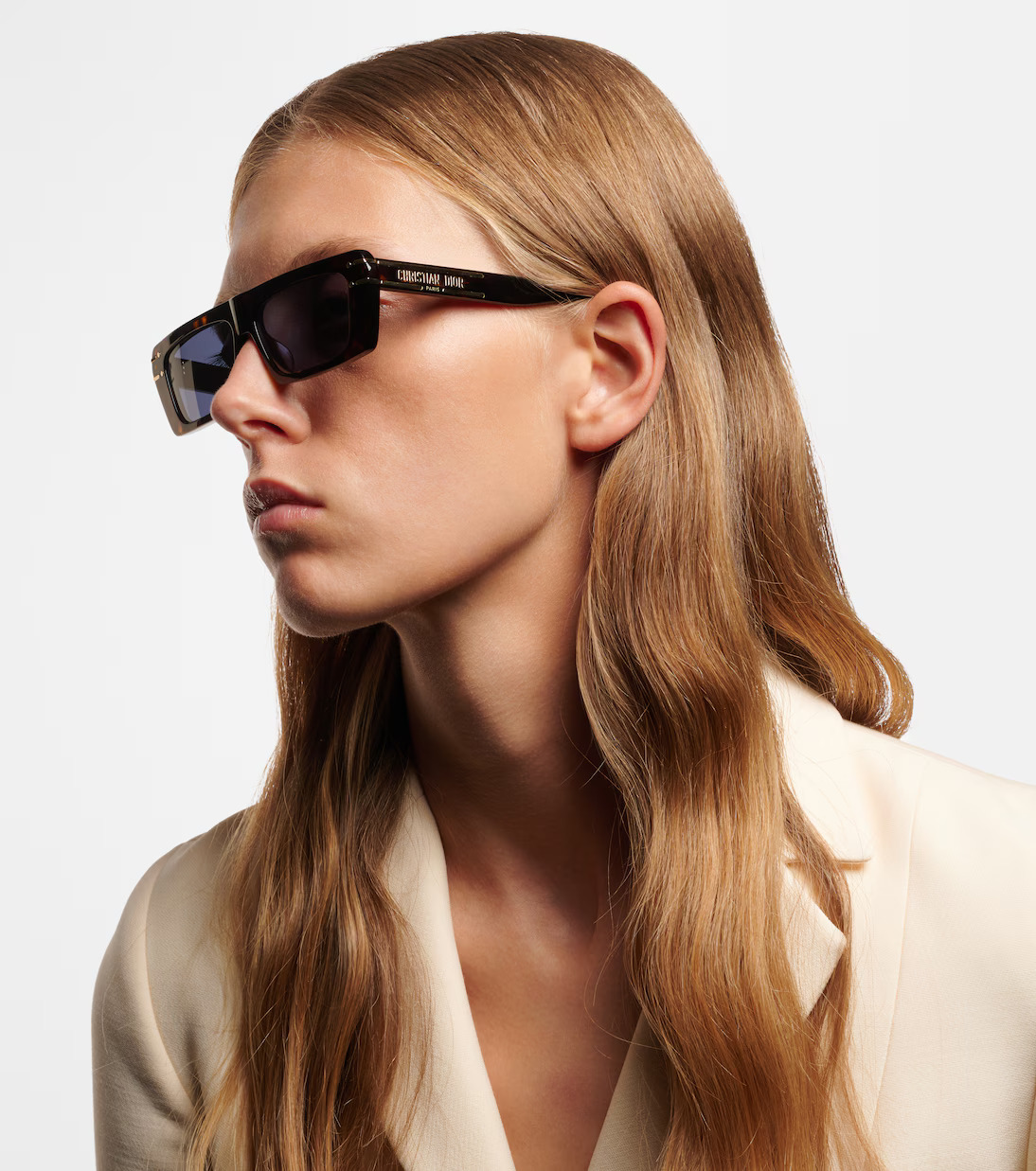 نظارات بطابع كلاسيكي من Dior
