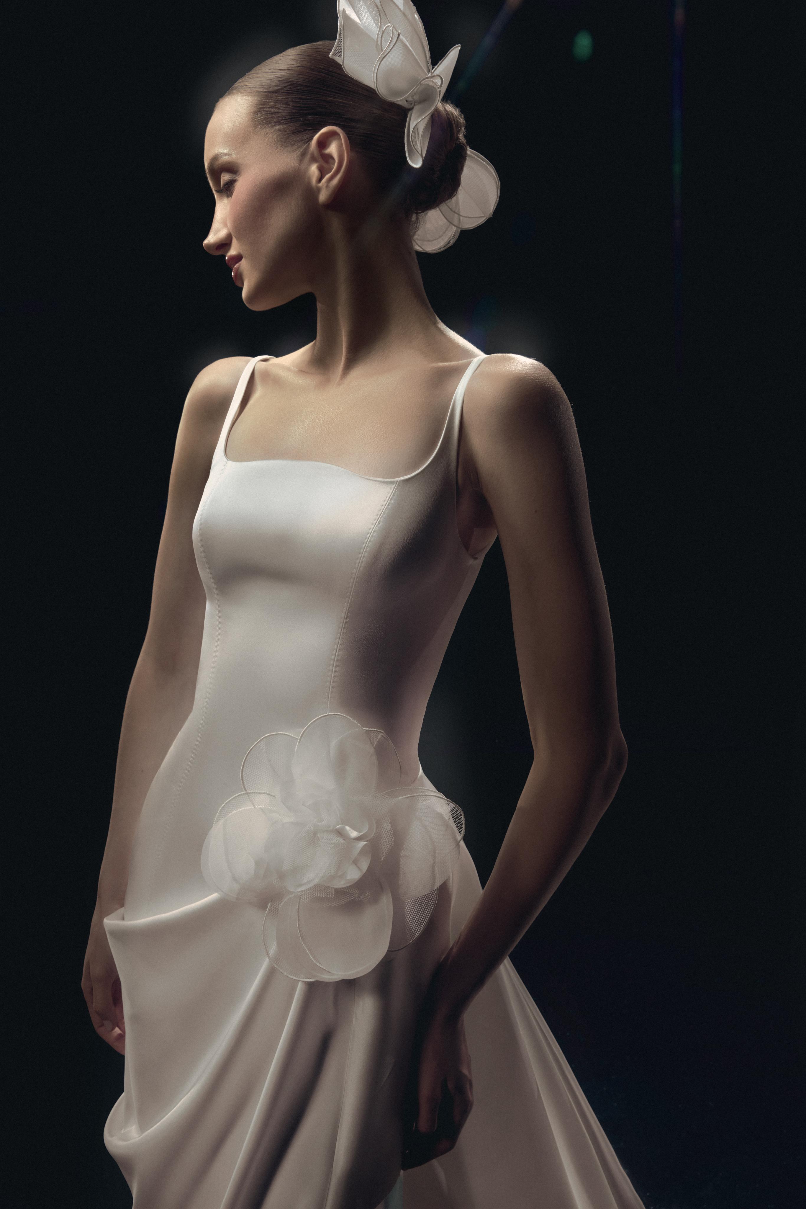 نعومة الورد في مجموعة The Bridal Edit