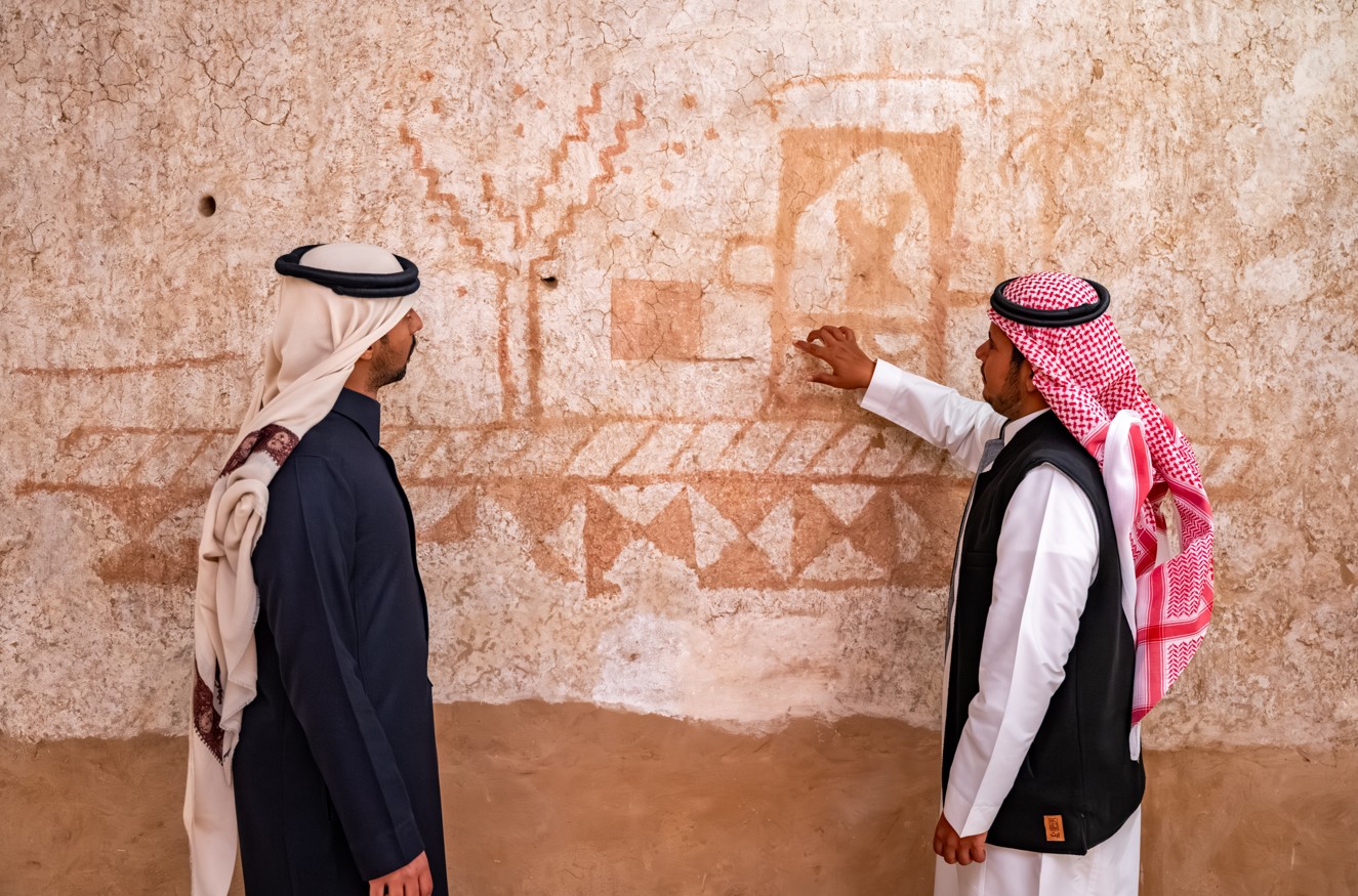 نقوش خالدة تحكي تفاصيل الزمن الخالد في العلا