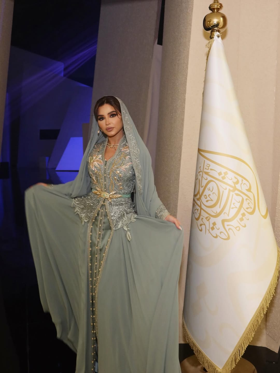 نهى نبيل ترتدي قفطانا مغربيا باللون الأخضر