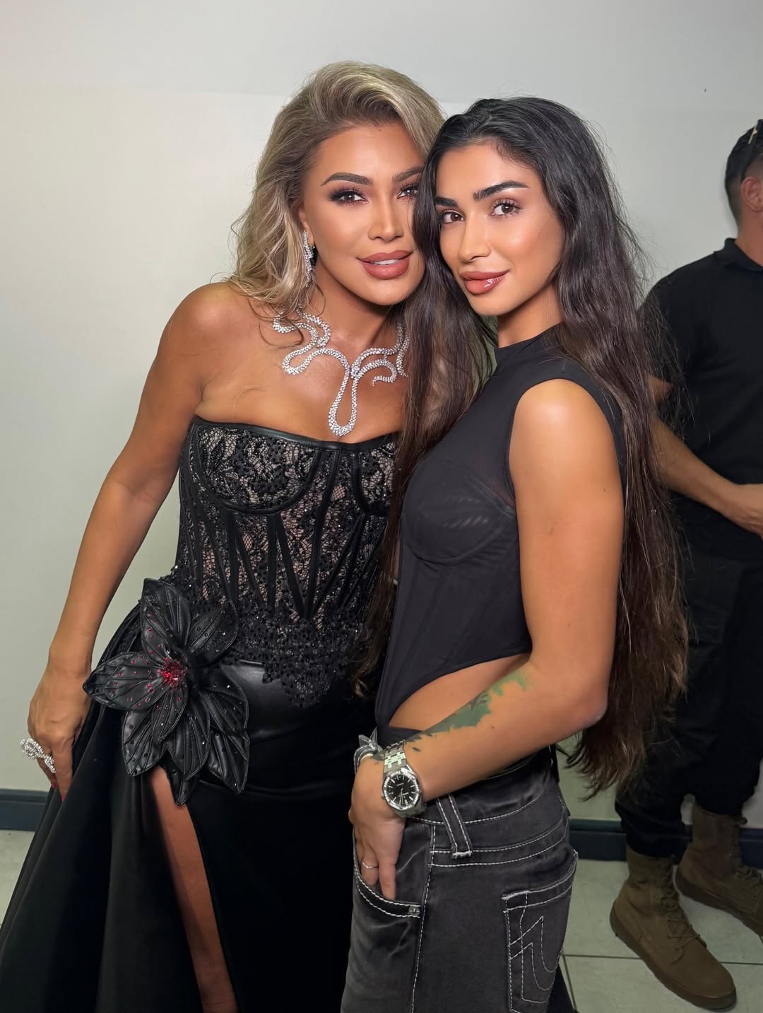 نوال الزغبي ترتدي تصاميم ابنتها تيا ديب