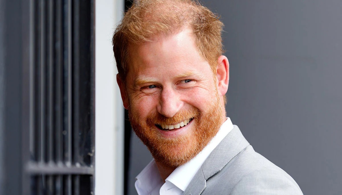 هاري يواجه ديلي ميل وحيداً