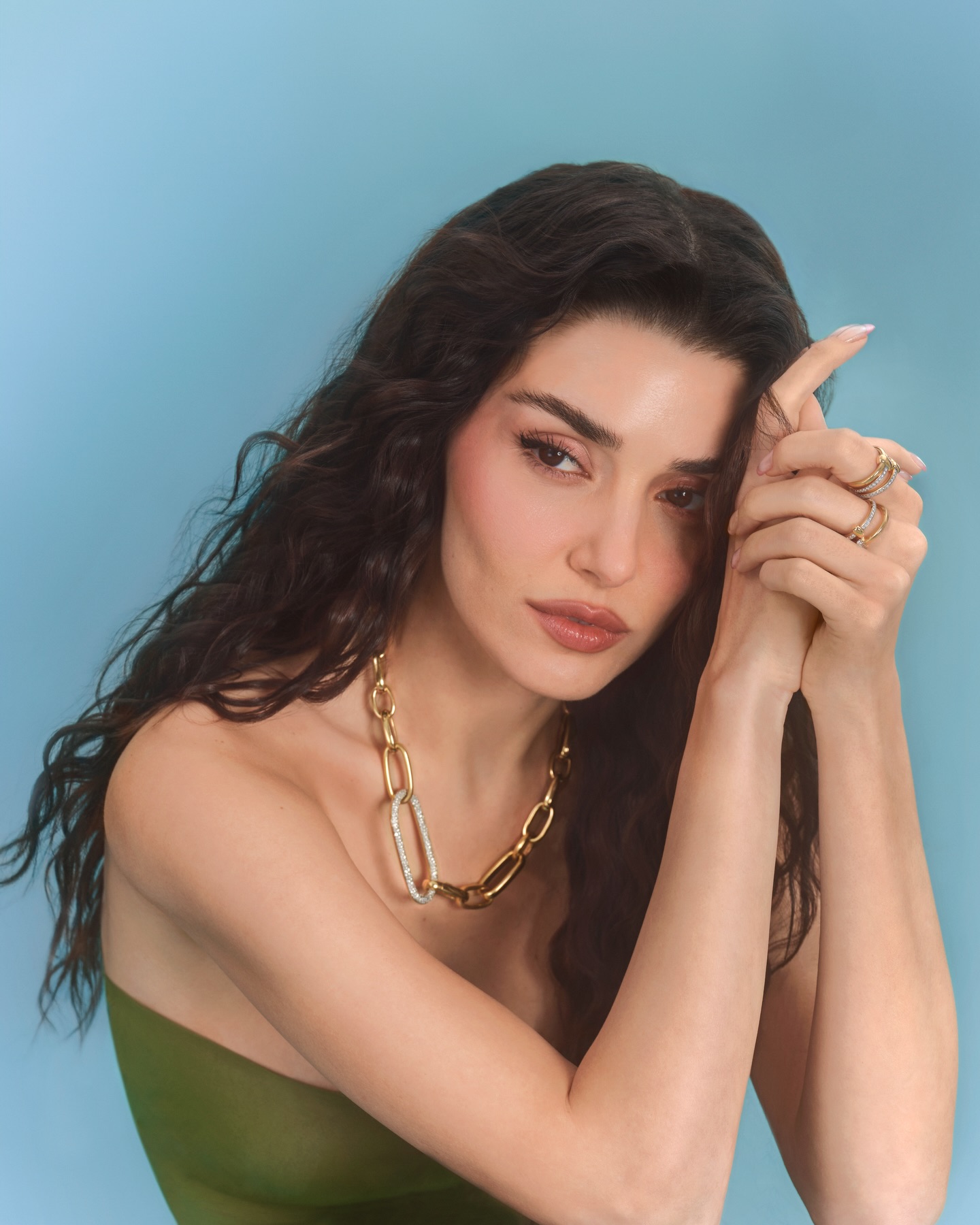 هاندا أرتشيل بتصاميم مجوهرات ناعمة