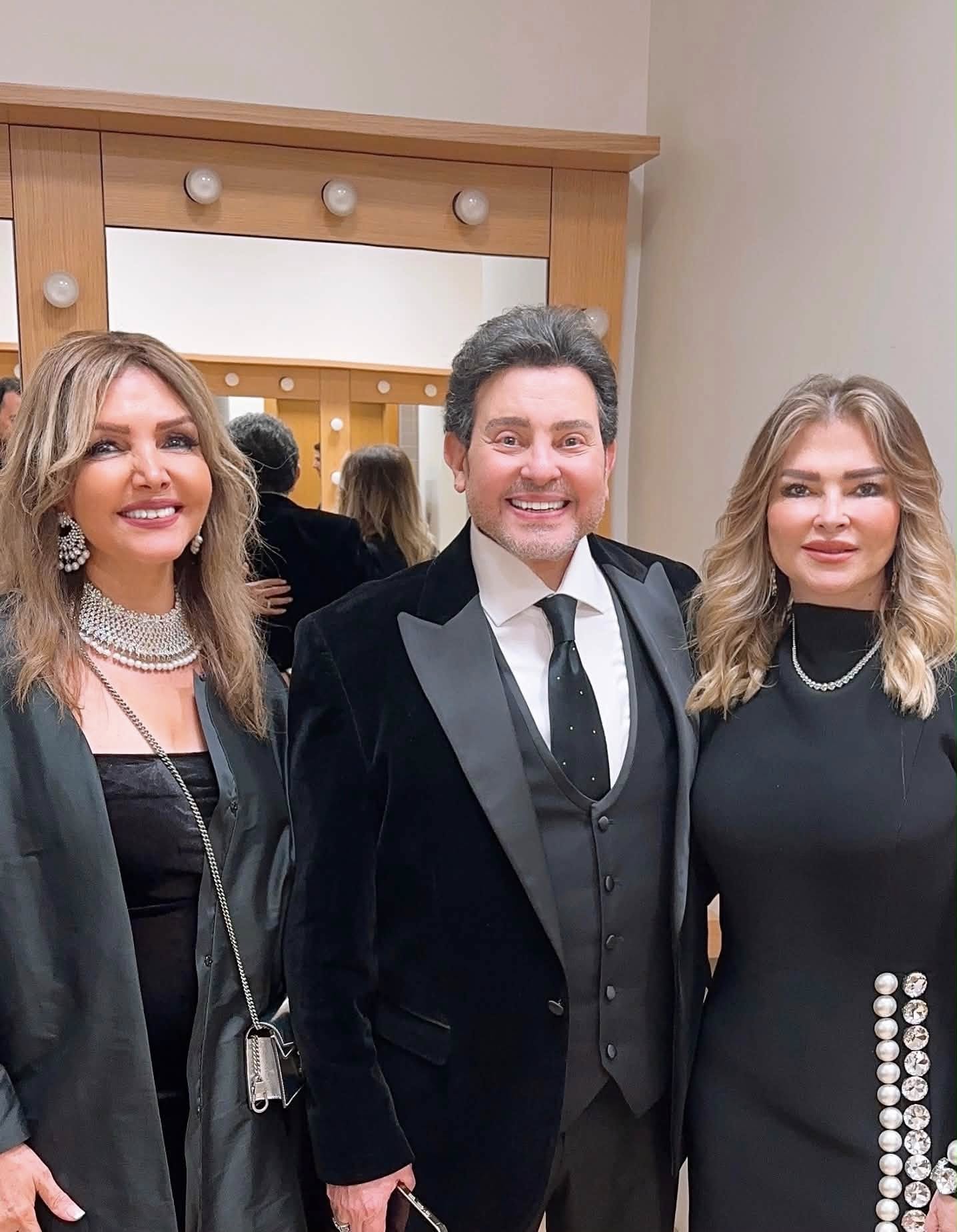 هاني شاكر وزوجته مع المطربة نادية مصطفى