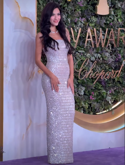 هدى المفتي بفستان ابيض ناعم