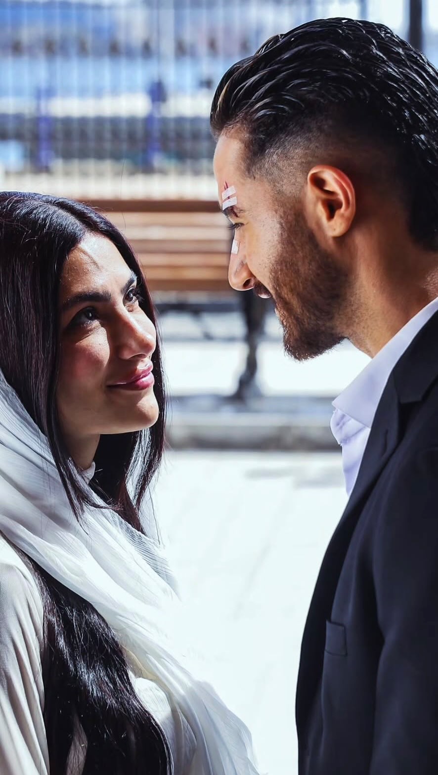  هدى المفتي بفستان أبيض بسيط للغاية في "سوا سوا"