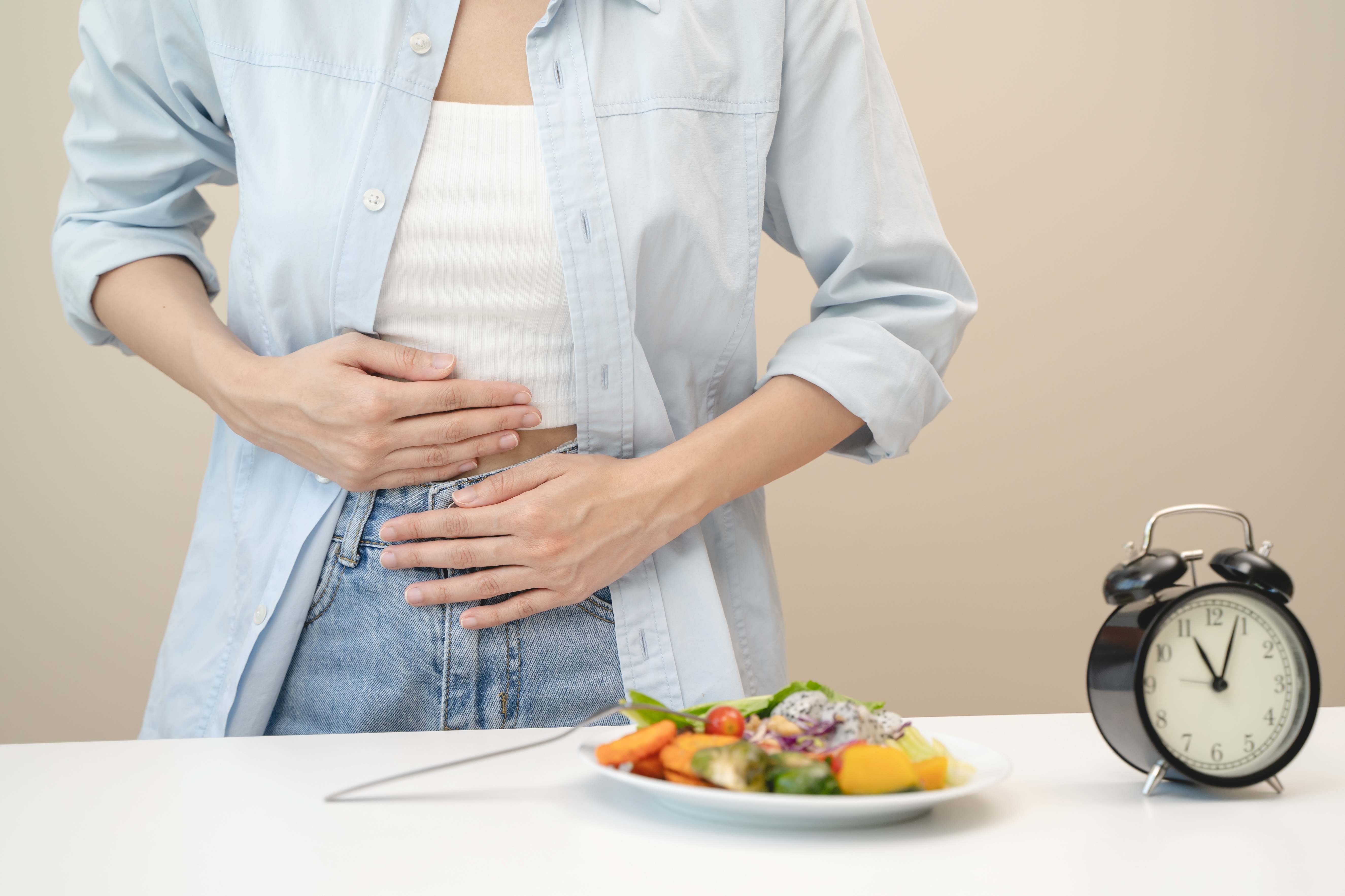 هل تجويع جرثومة المعدة يقضي عليها