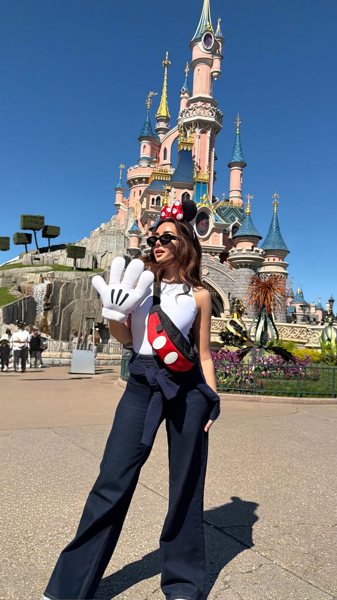 هنا الزا في ديزني لاند باريس