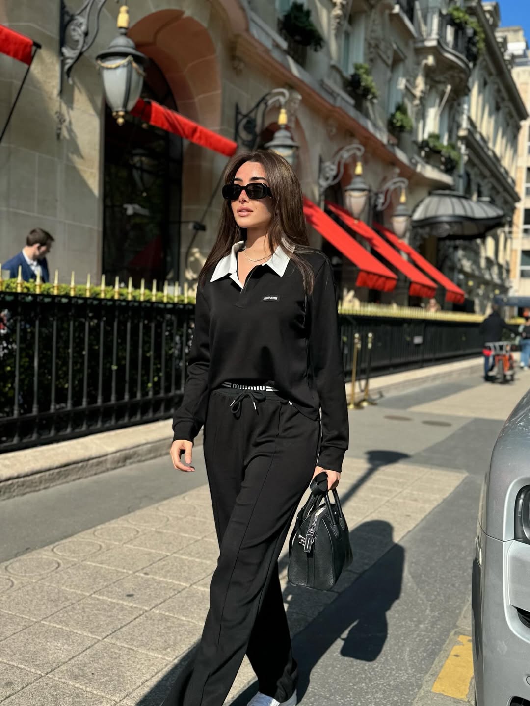 هنا الزاهد بطقم مريح من Miumiu