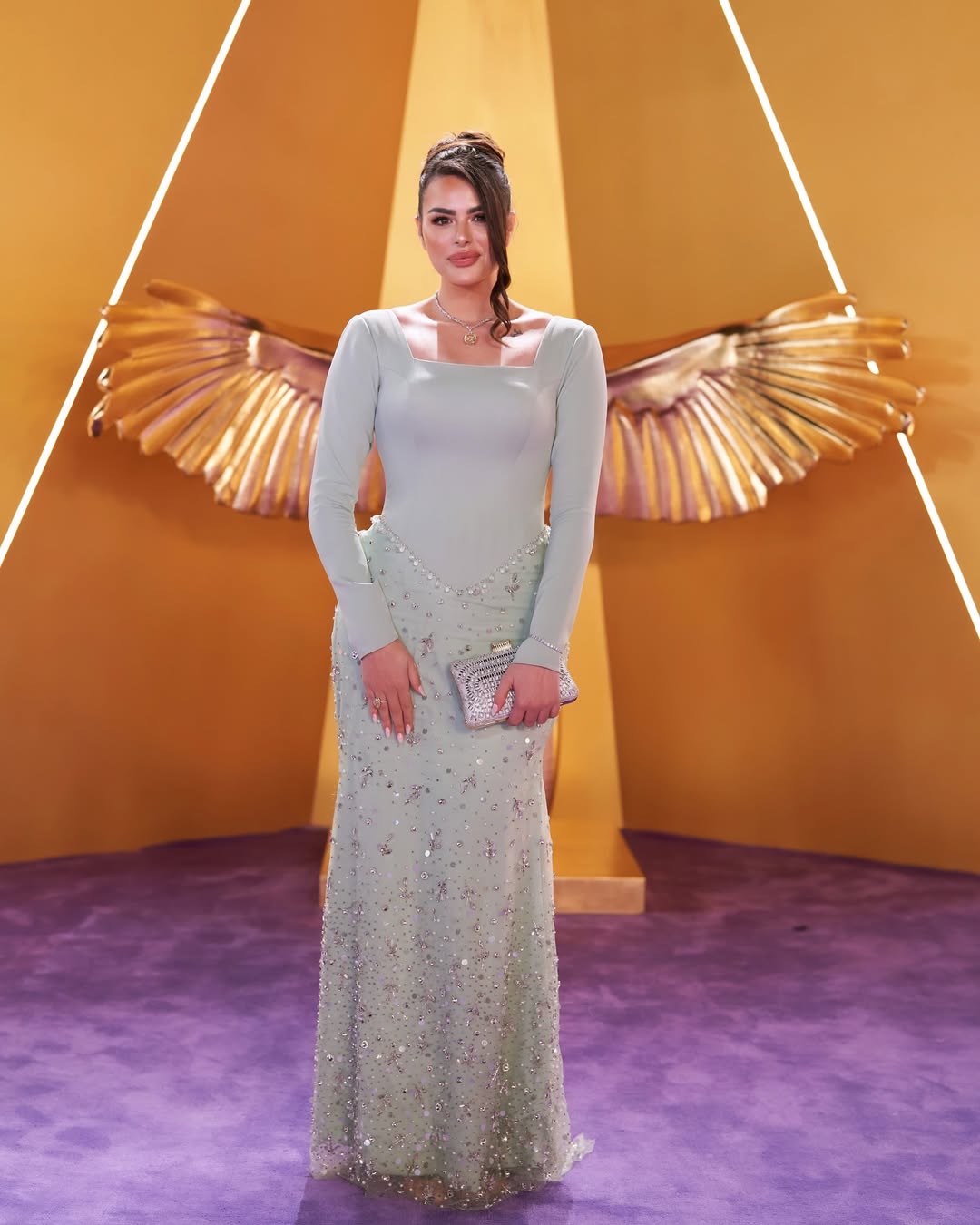 هنادي مهنا بإطلالة ناعمة باللون الأخضر الباستيل