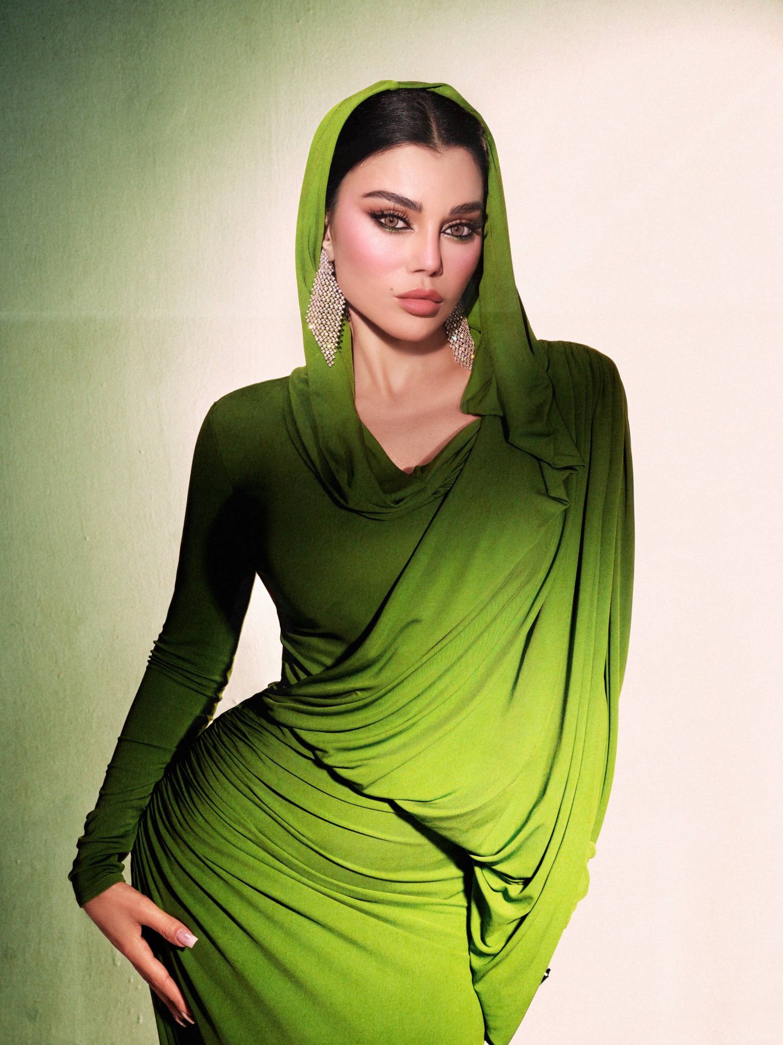 هيفاء وهبي بأقراط ماسية ضخمة من دار مجوهرات Tahan Jewelry