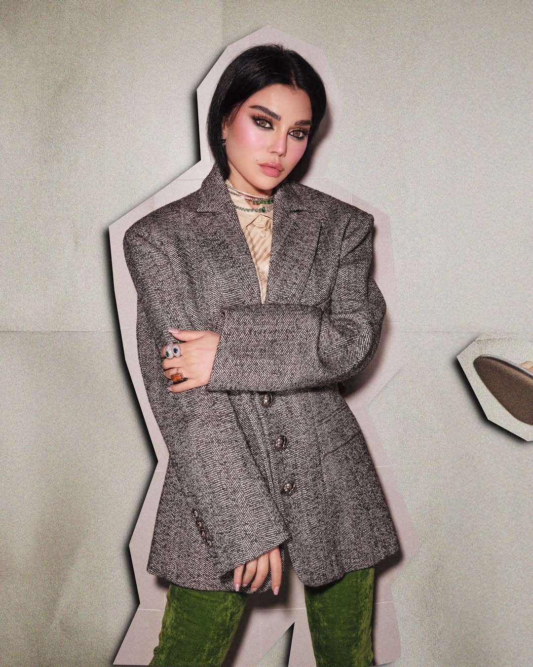 هيفاء وهبي بإطلالة لافتة من ماركة Gucci