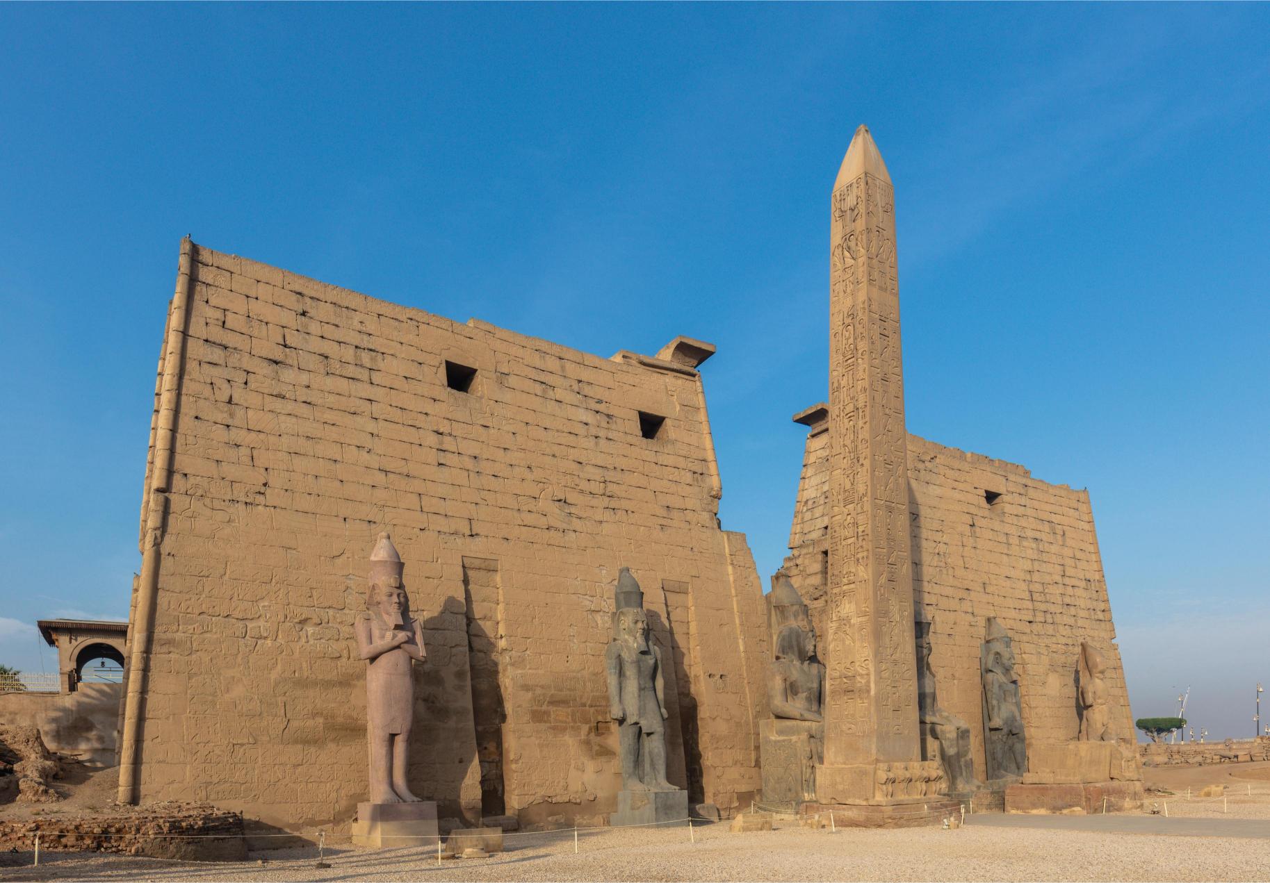وادي الملوك ومعبد حتشبسوت ومقبرة الملكة نفرتاري