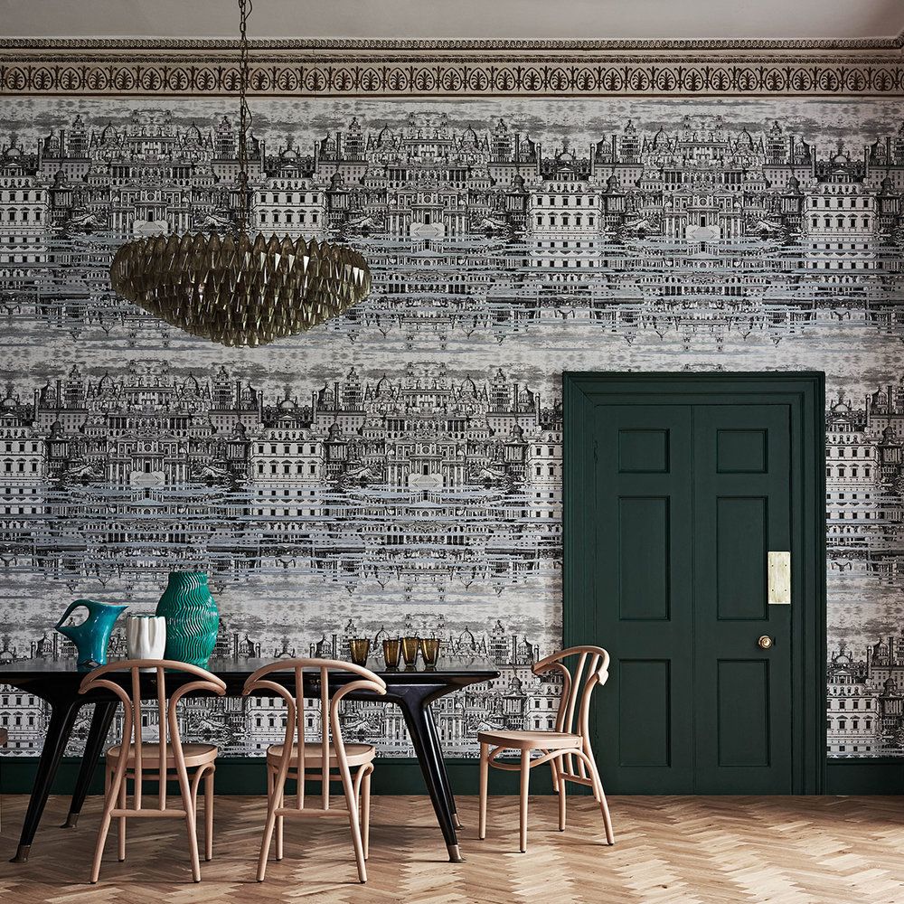 ورق جدران يسبغ ديكور غرفة الطعام بلمسة فريدة وخاصة