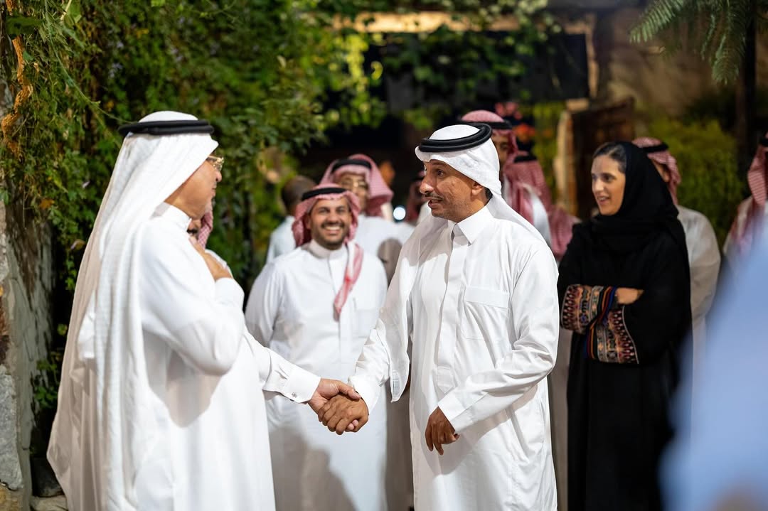 وزير السياحة والأميرة هيفاء بنت محمد خلال زيارتهم للباحة - الصورة من حساب بيت عايد للنزل البيئي