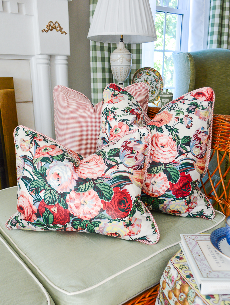 وسائد الشينتز لإضافة لمسة أنيقة ودافئة