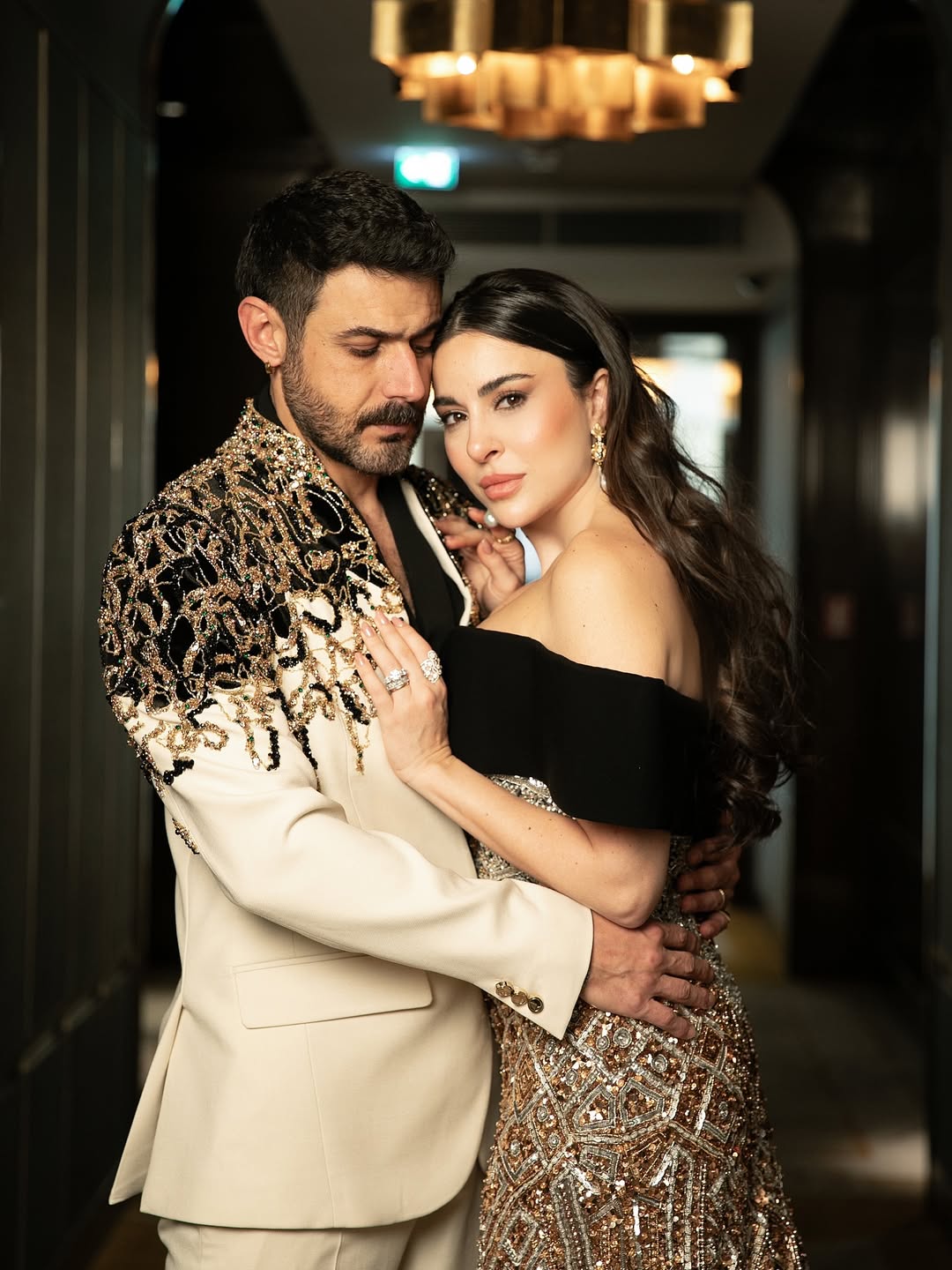 وسام فارس وسارة أبي كنعان في إطلالة رومانسية