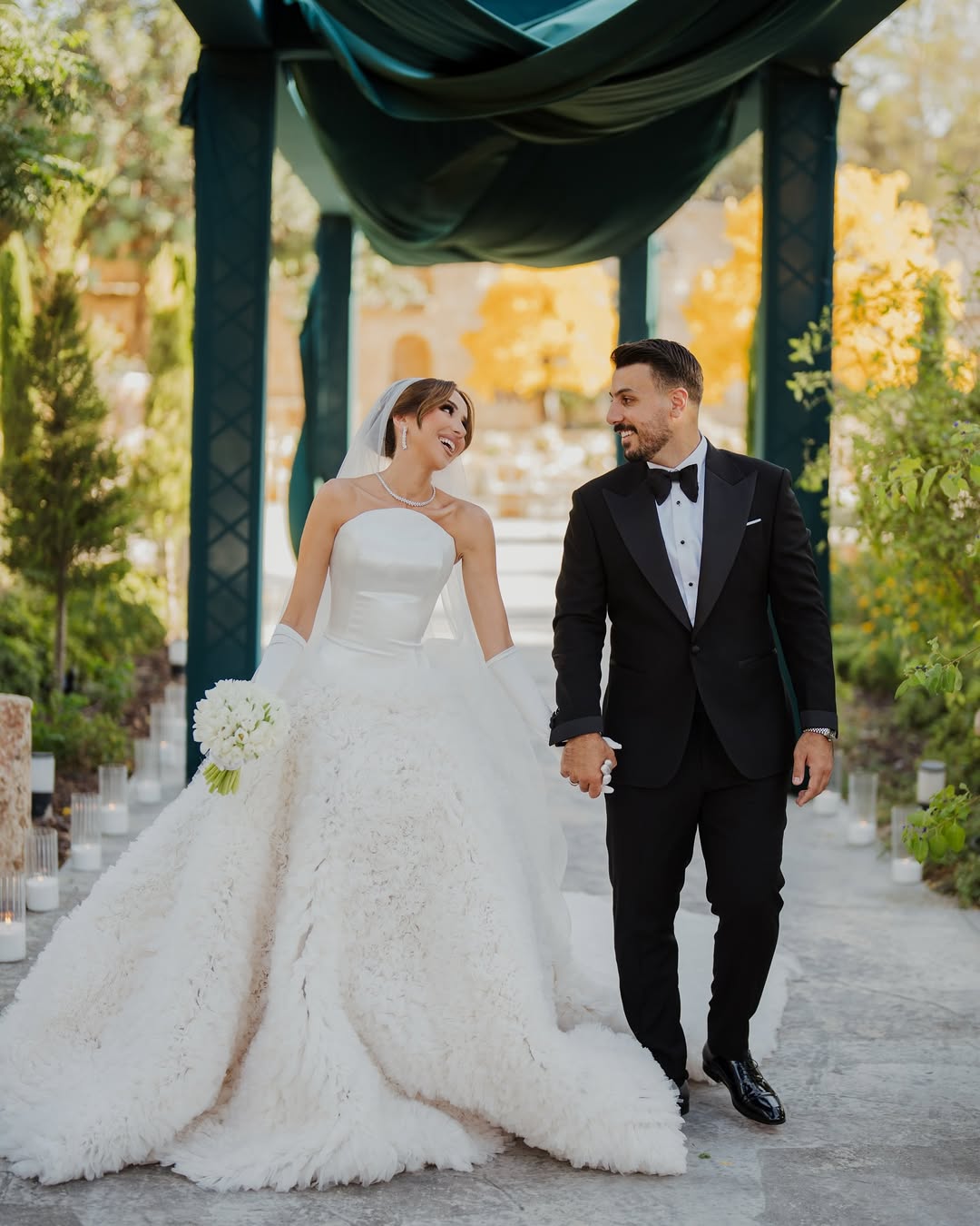 وسام قطب مع زوجته في حفل زفافهما