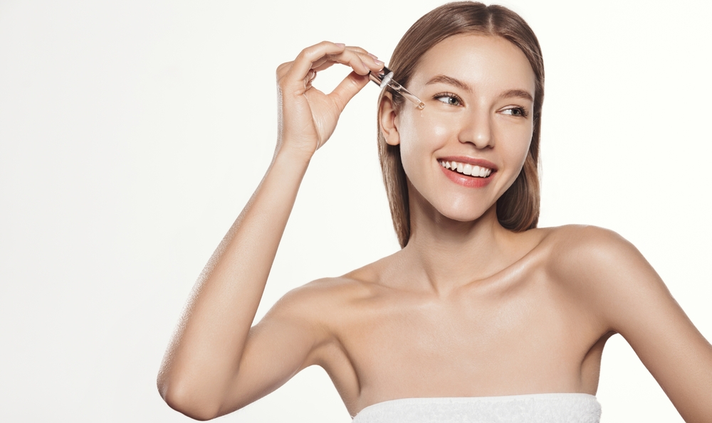 وضع سيروم هيالورونيك بعد الإفطار أفضل من كريم ثقيل