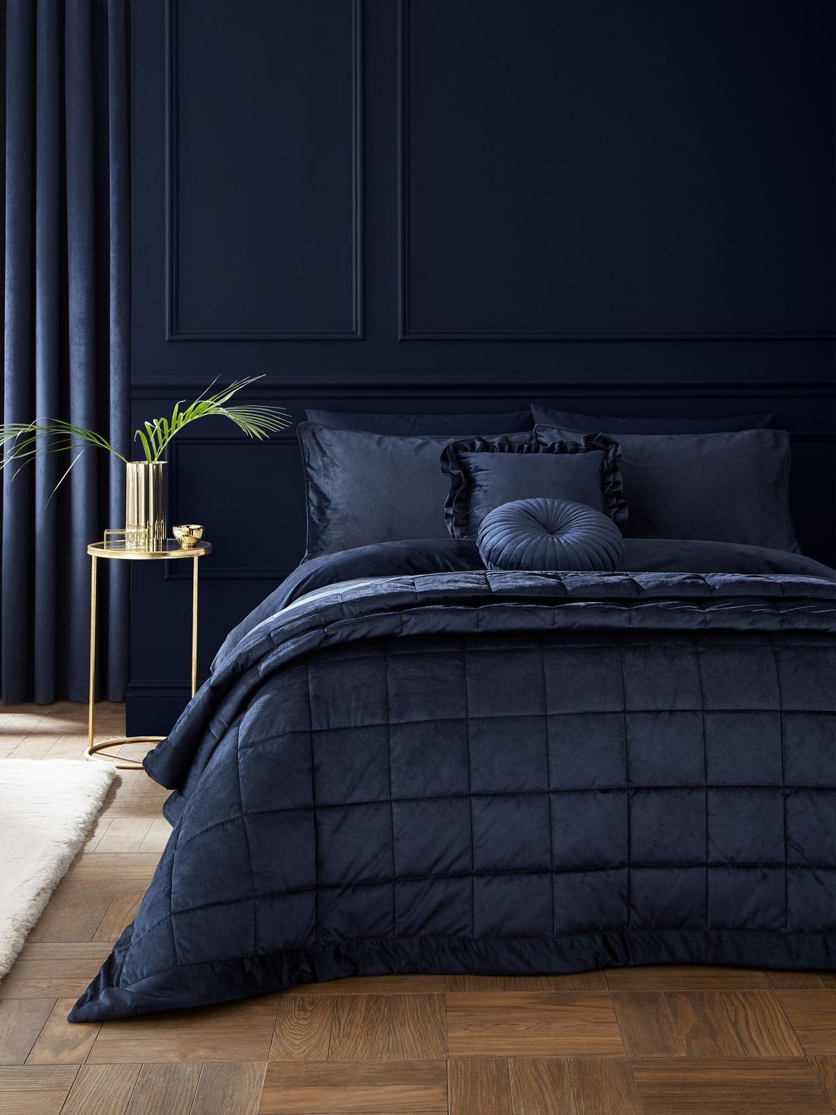 يؤكد مصممو الديكور أن بعض ألوان ونقوش مفروشات السرير في طريقها إلى الخروج من دائرة الموضة