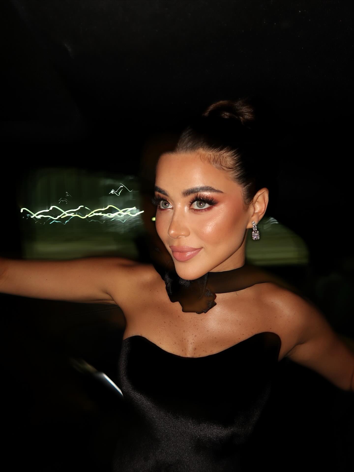 يارا السكري  بمجوهرات ماسية رائعة