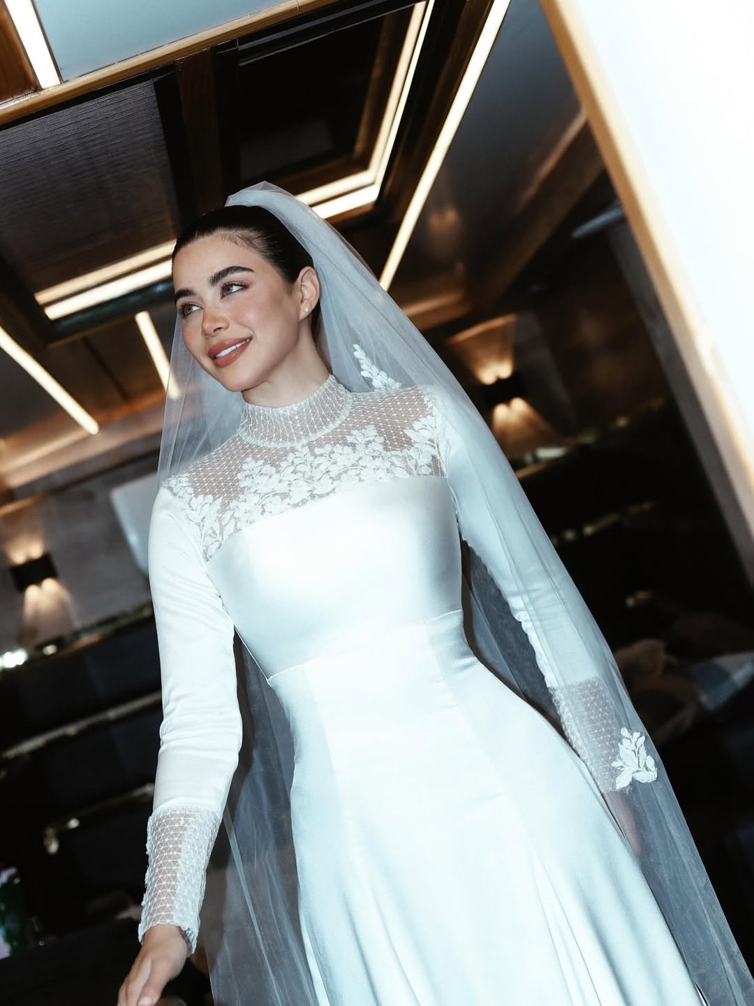 يارا السكري بفستان الزفاف