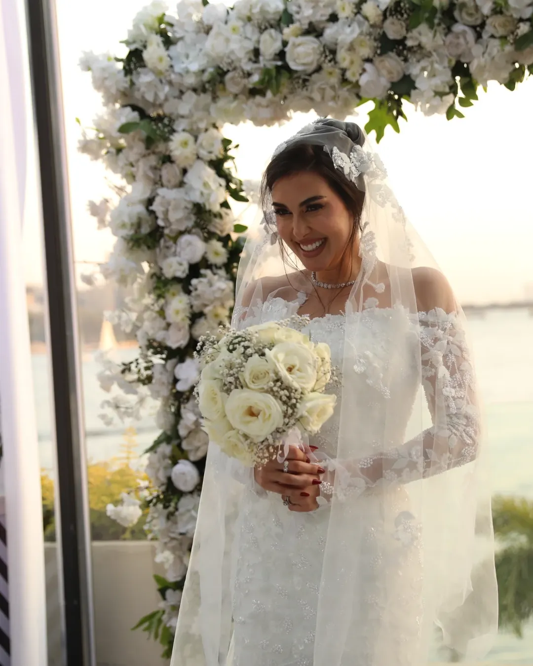 ياسمين صبري بالفستان الأبيض في "الأميرة"