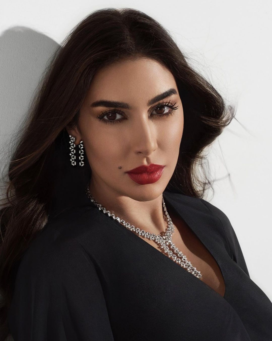 ياسمين صبري بمجوهرات دار كارتييه العريقة