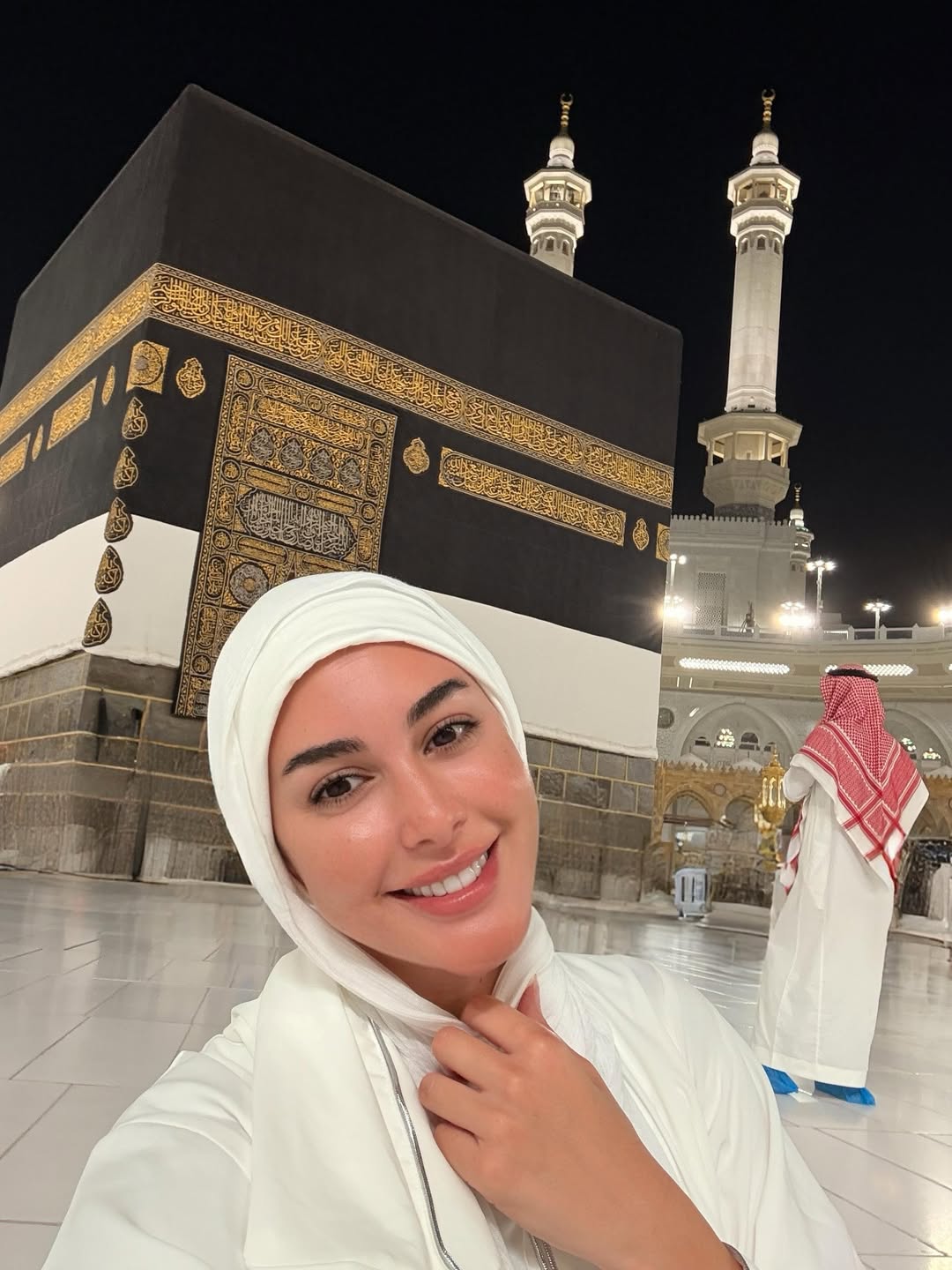 ياسمين صبري تؤدي مناسك الحج