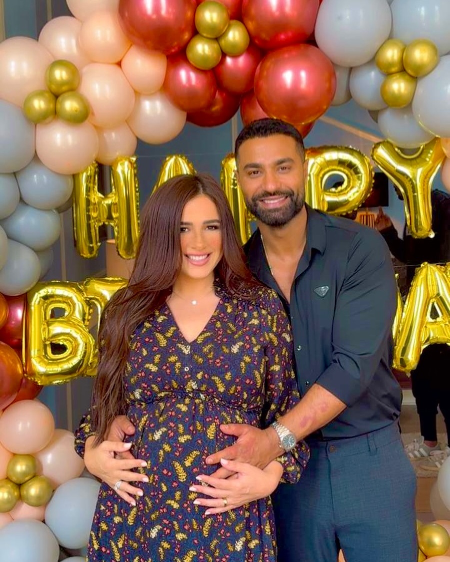 رسالة كريم فهمي في عيد ميلاد ياسمين عبد العزيز