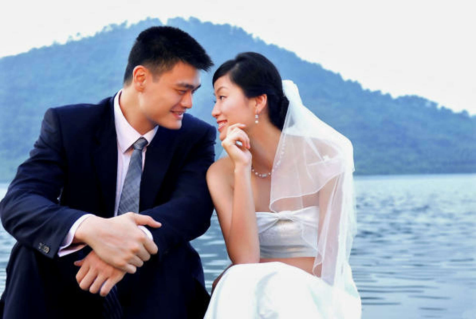ياو مينج Yao Ming ويي لي Ye Li