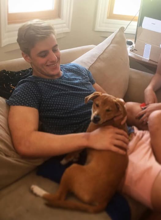 يتمتع ألكسندر بروح دعابة خفيفة