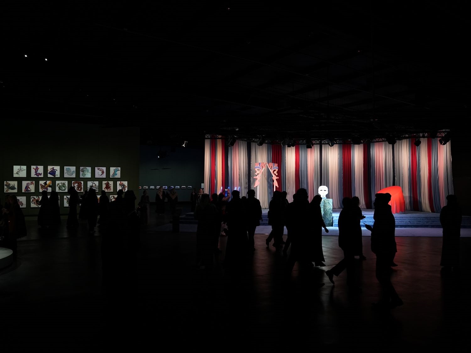 يتيح البينالي لزواره اكتشاف ممارسات فنية متنوعة