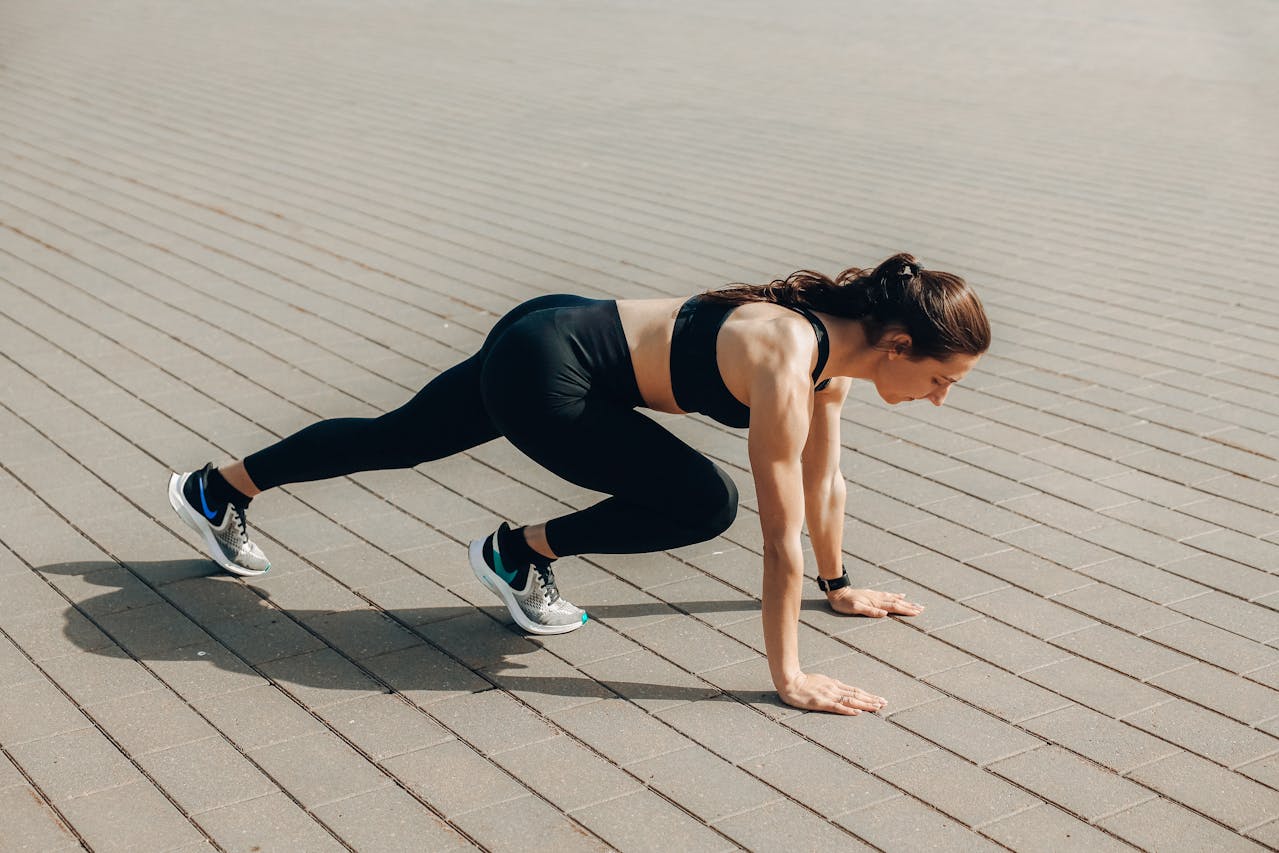 Playing exercises provided with other exercises to tighten the abdomen and lose weight, not only dependent on it