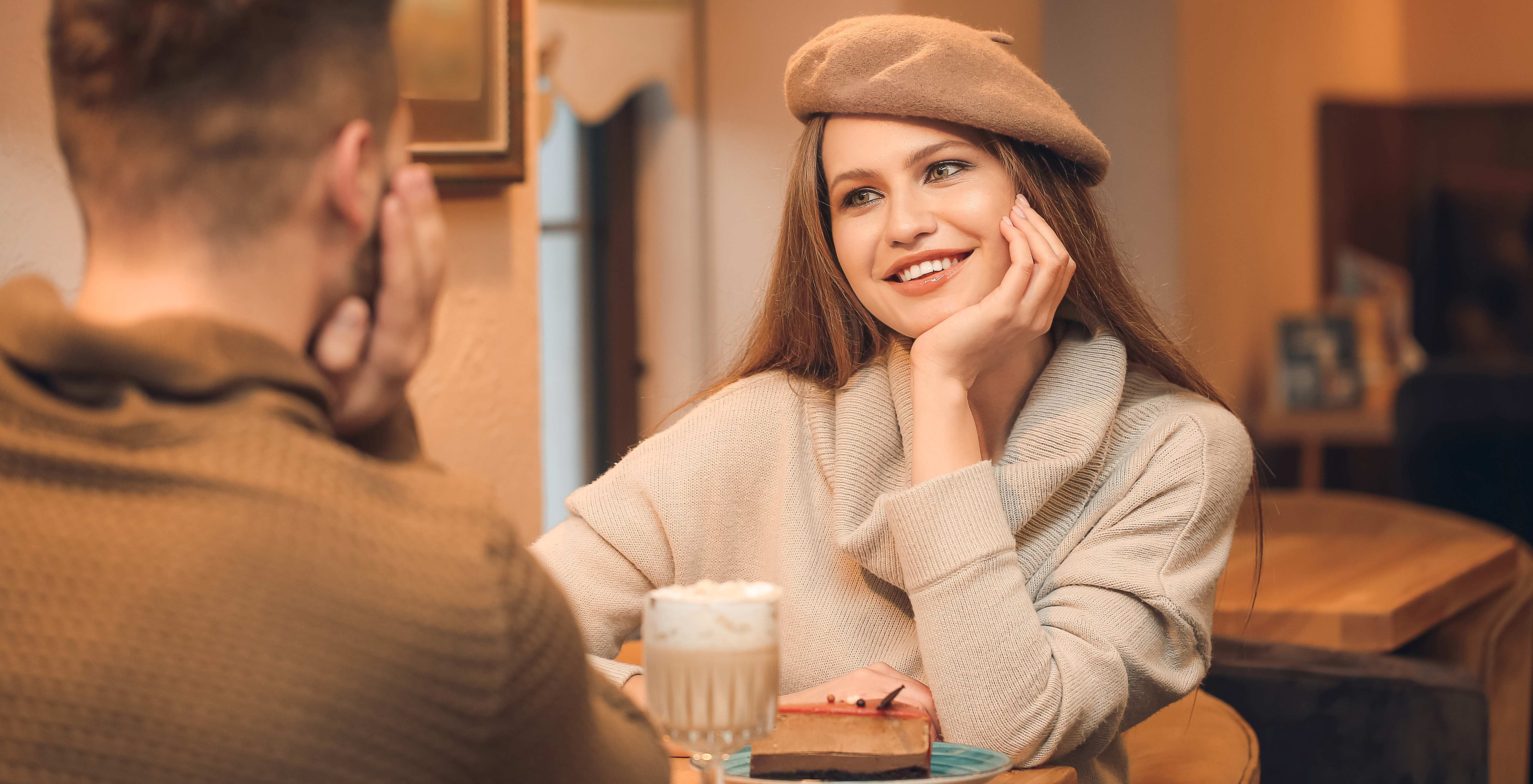 يراكِ زوجة مستقبلية عندما يشاركك خططه المستقبلية