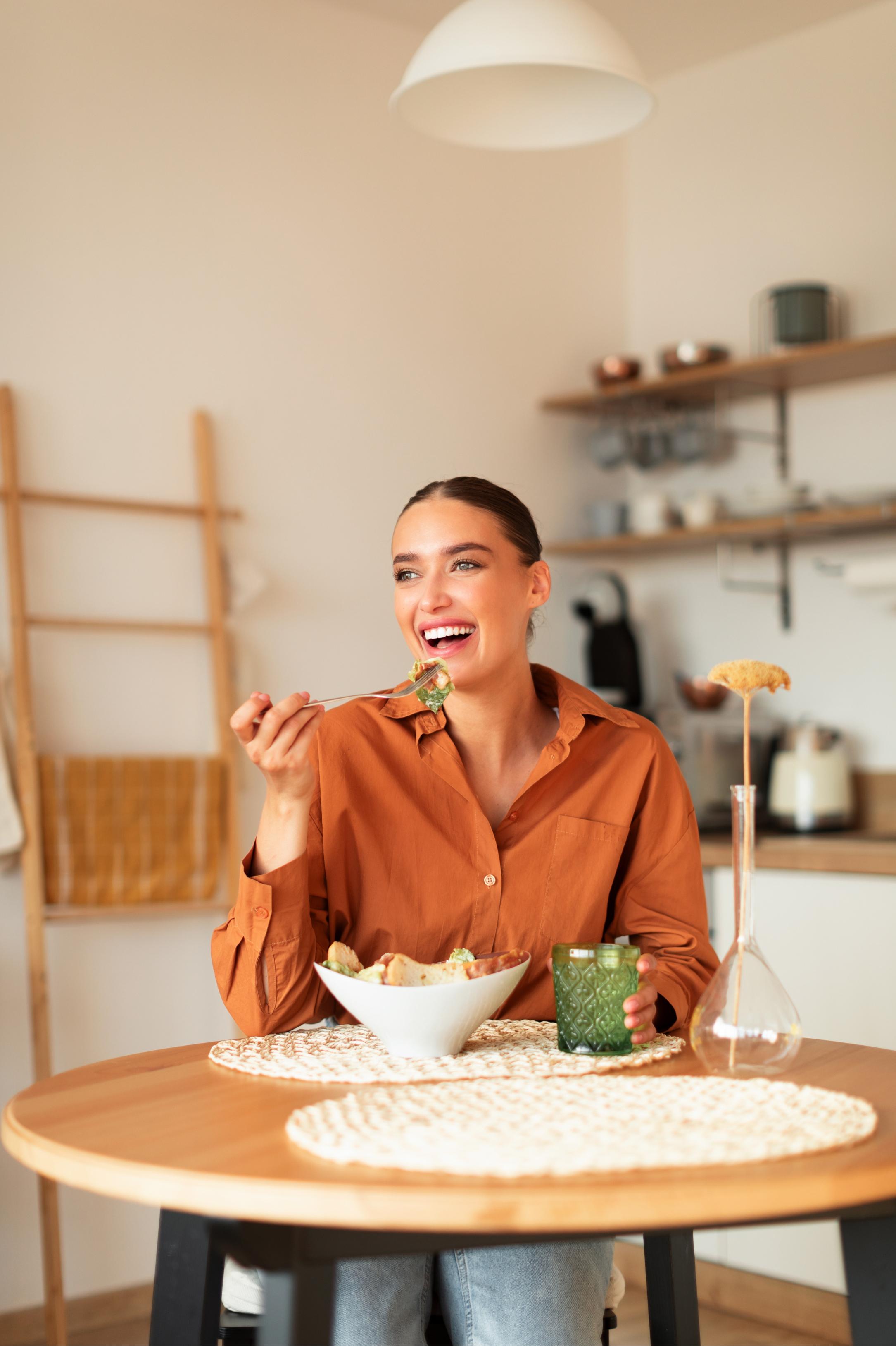 يزيد الشعور بالجوع في التجمعات 