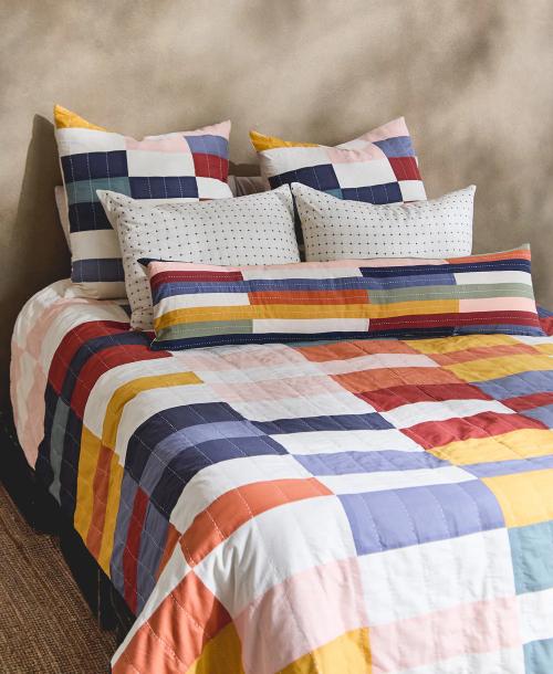 يستخدم فن الرقع على شكل ألحفة quilts