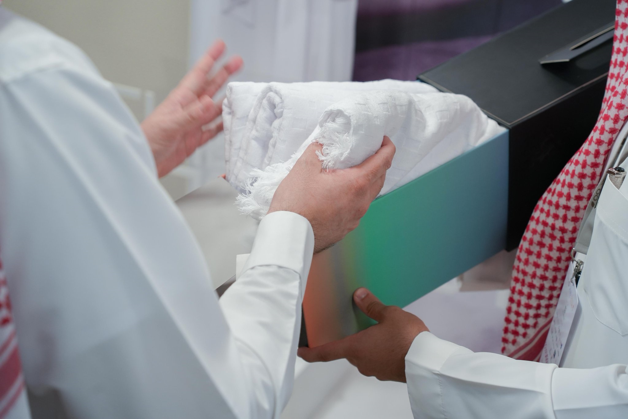 يعمل القماش المبتكر على امتصاص الرطوبة وتجفيفها بسرعة