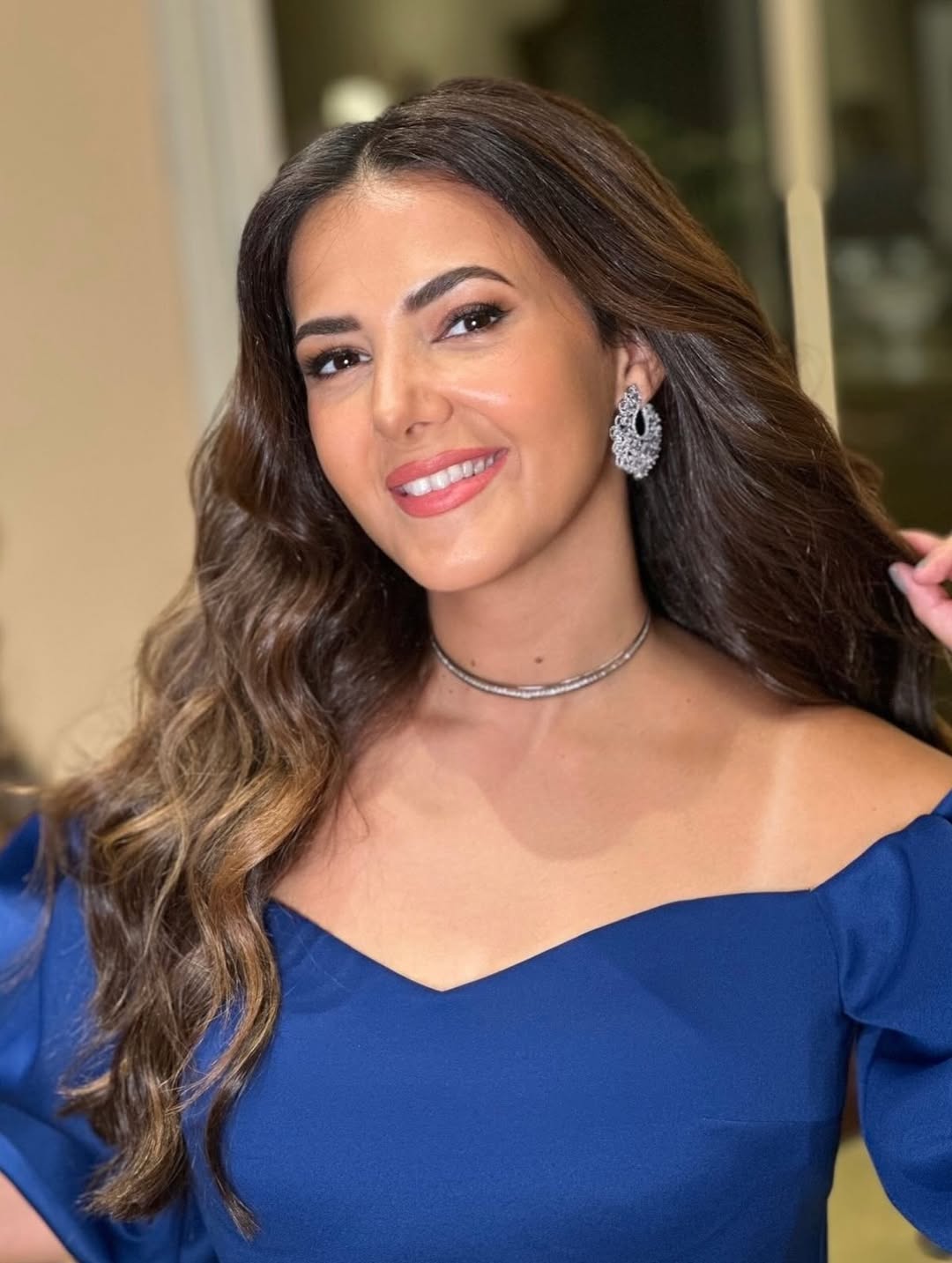 يفضل استخدام السبراي المثبت بعد تطبيق المكياج بالكامل