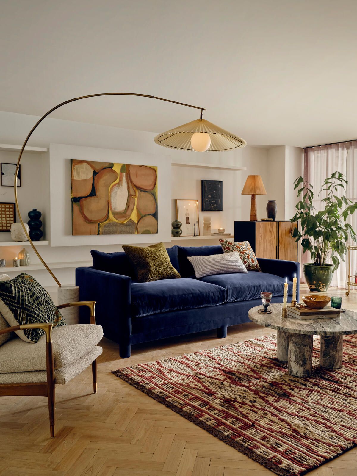 يفضل التصميم الحديث المزج بين الأثاث والمواد