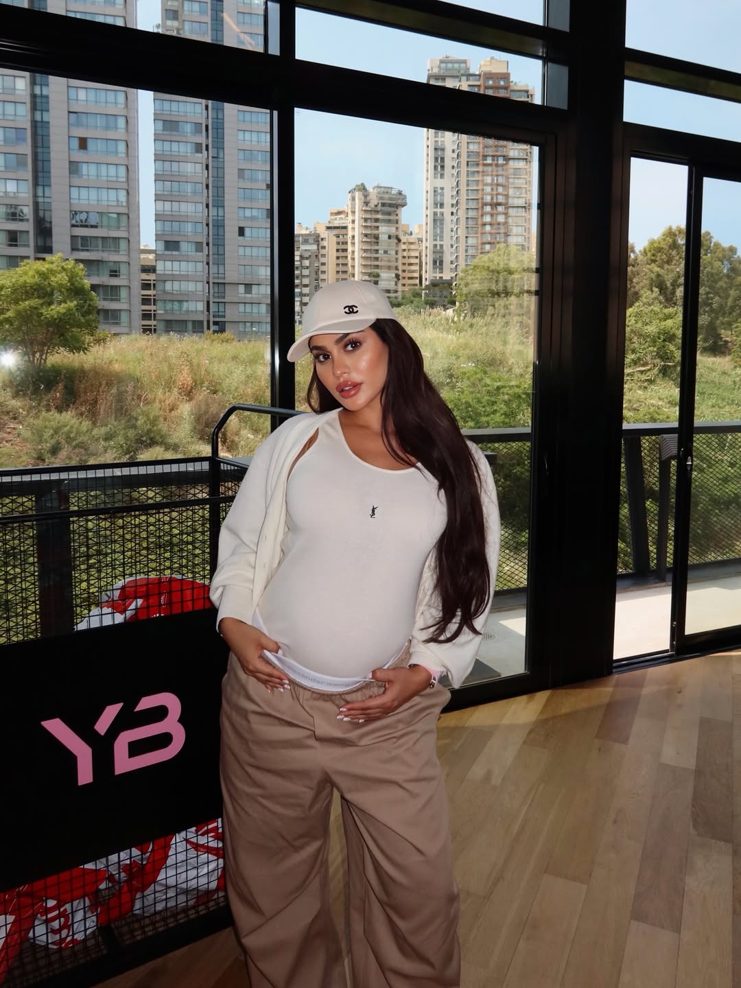 يمنى خوري حامل في طفلها الأول