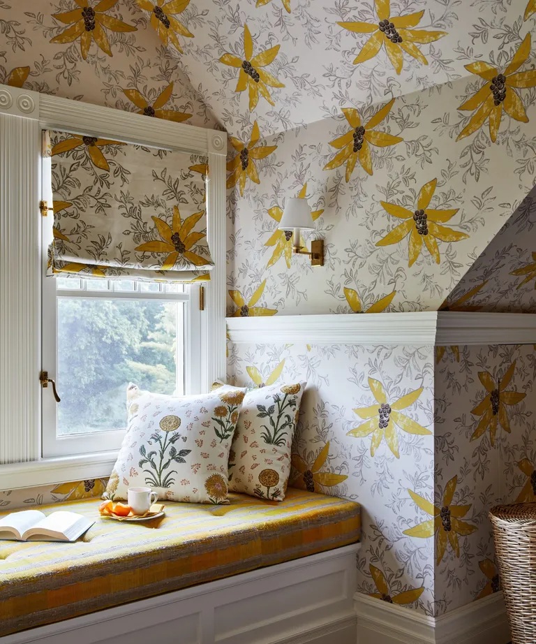 ينصح الخبراء بمزج الطبعات الزهرية لإحساس ربيعي منعش