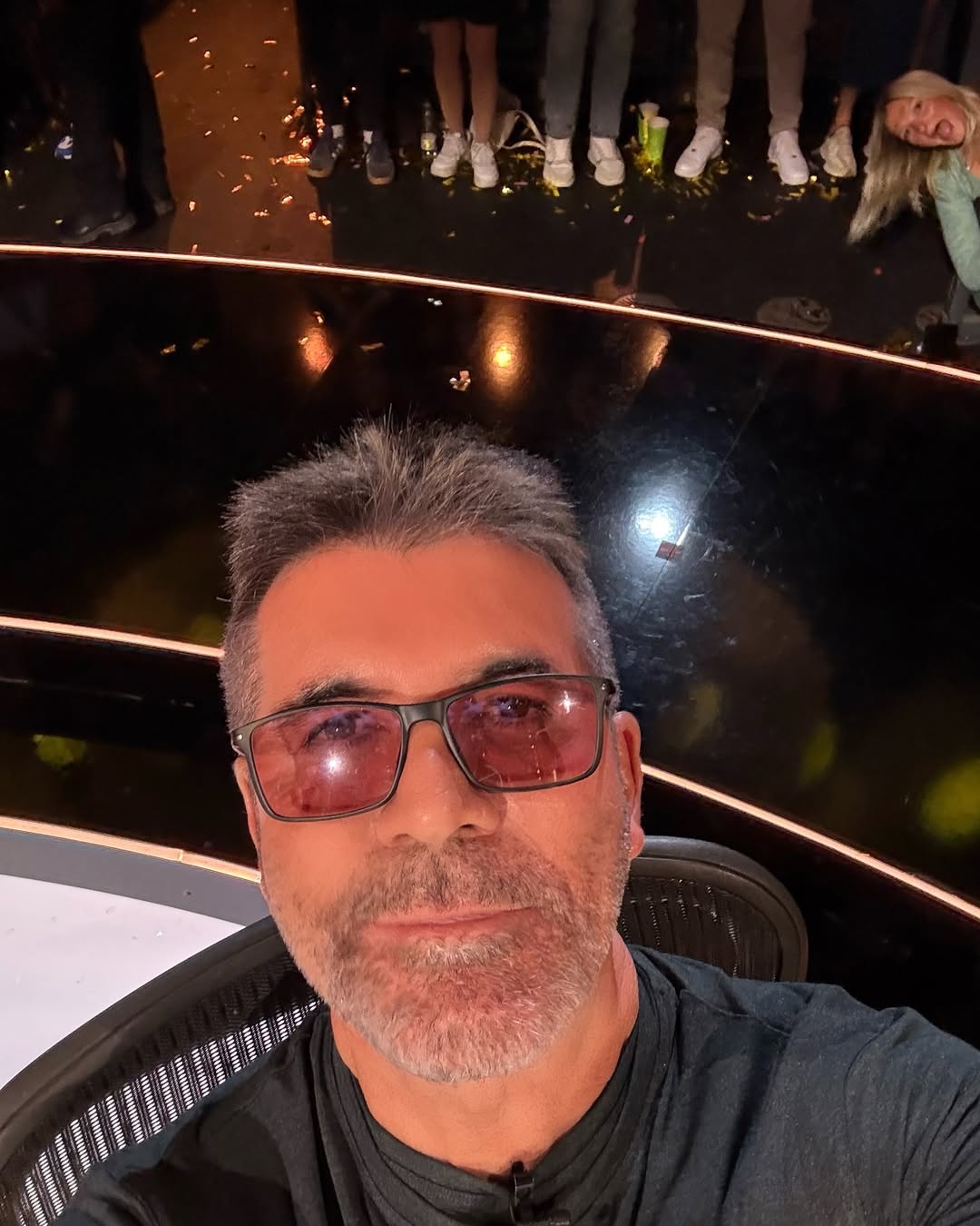 يواطب سايمون كاول على تناول بلورات الأكسجين