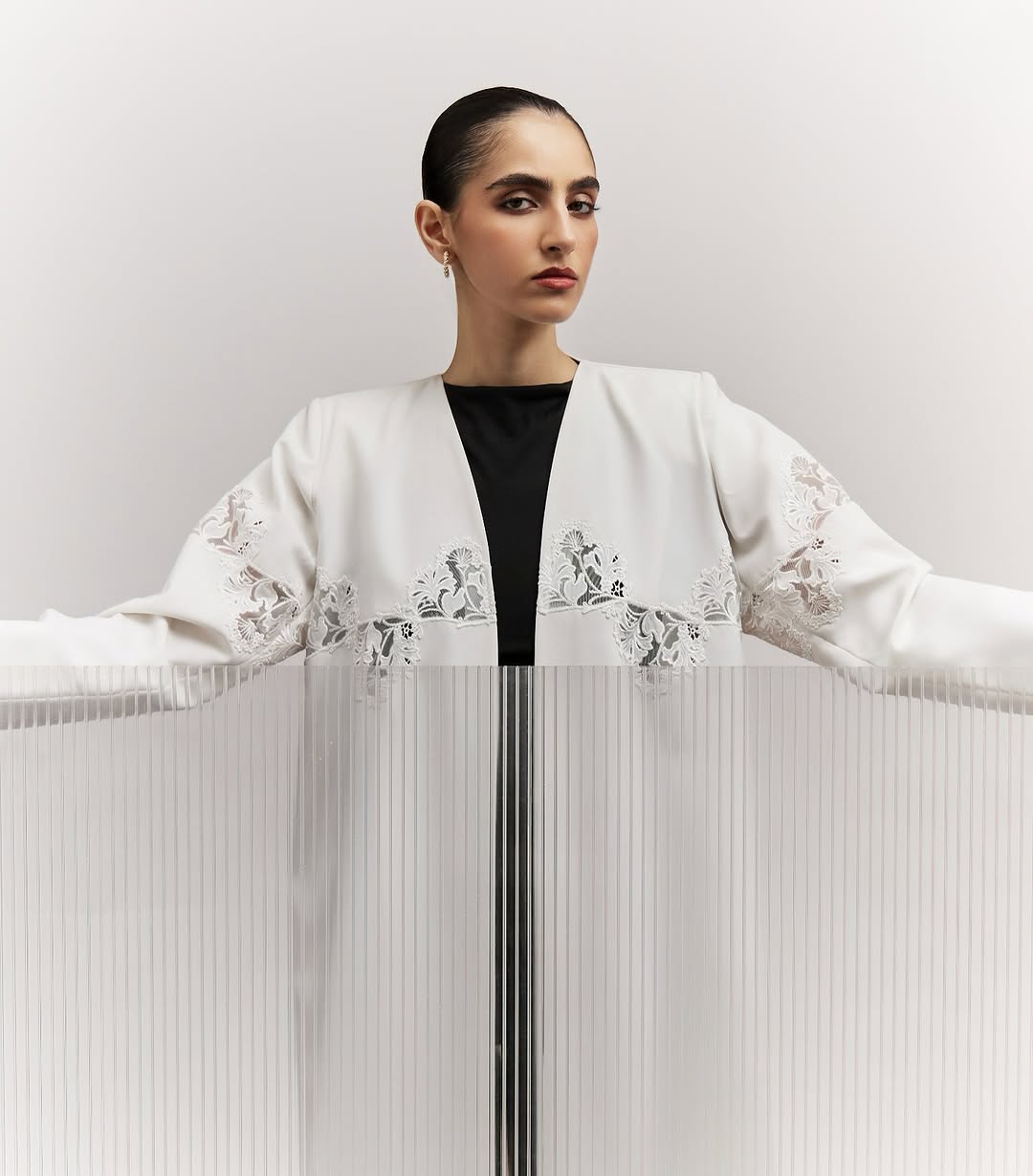 “الأناقة الحقيقية لا تحتاج إلى مبالغة.”