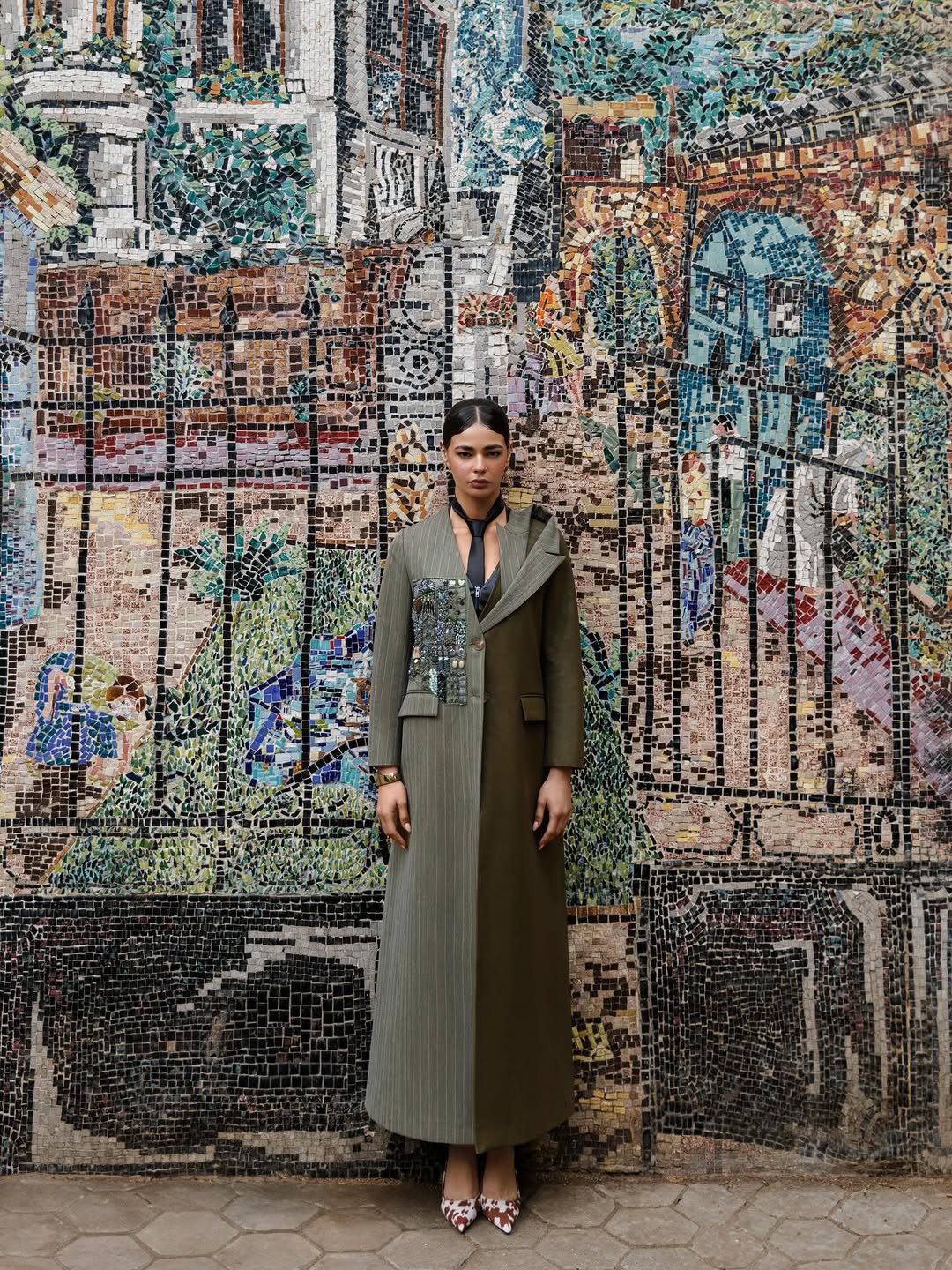 “التفاصيل الدقيقة هي ما يمنح القطعة حضورها.”